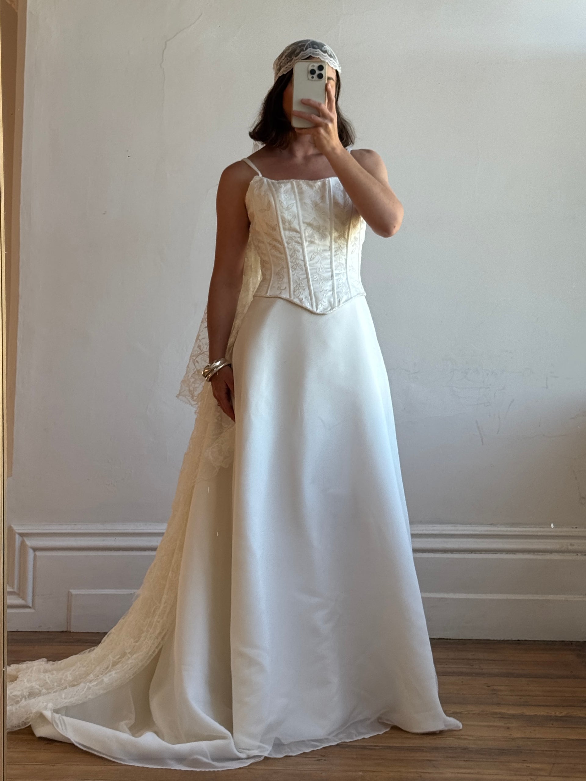 Vintage 90s Embellished Corset Jacquard Wedding Dress with Train – Call Me  The Breeze
