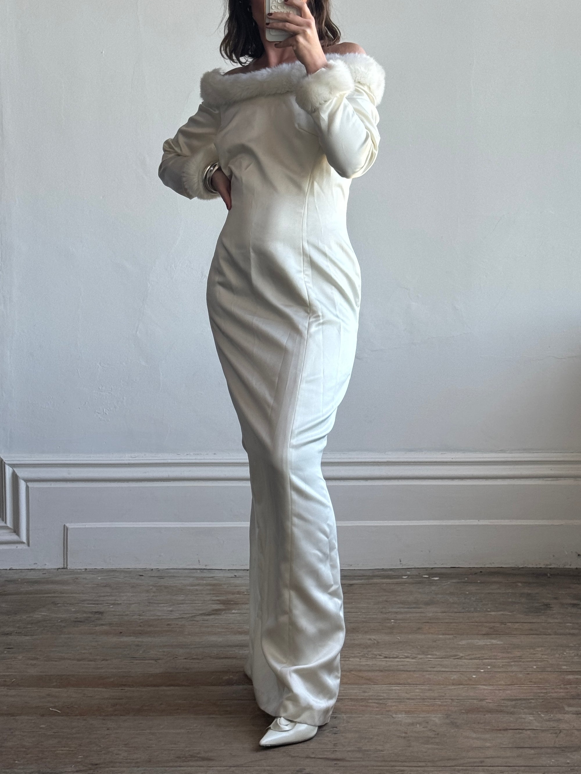 Vintage Fur Trim Long Sleeved Satin Wedding Dress