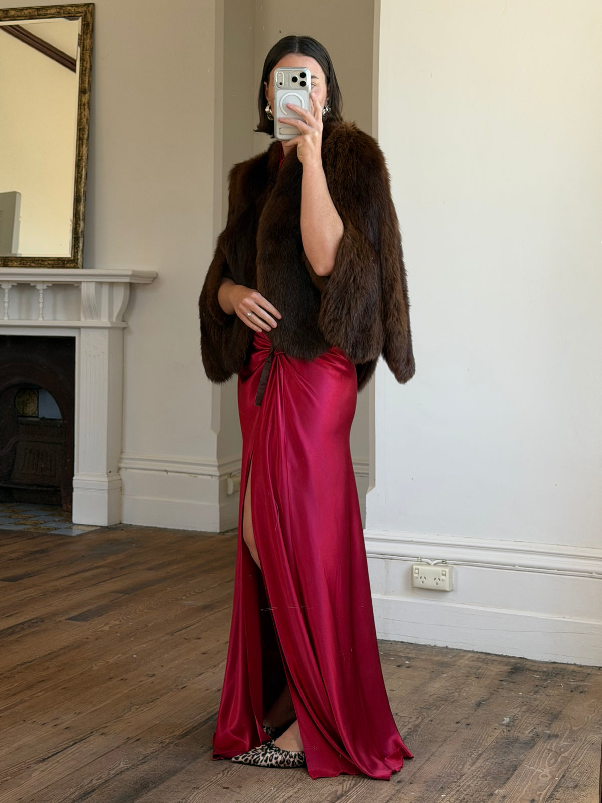 Vintage 60s Chocolate Brown Fur Scalloped Caplet