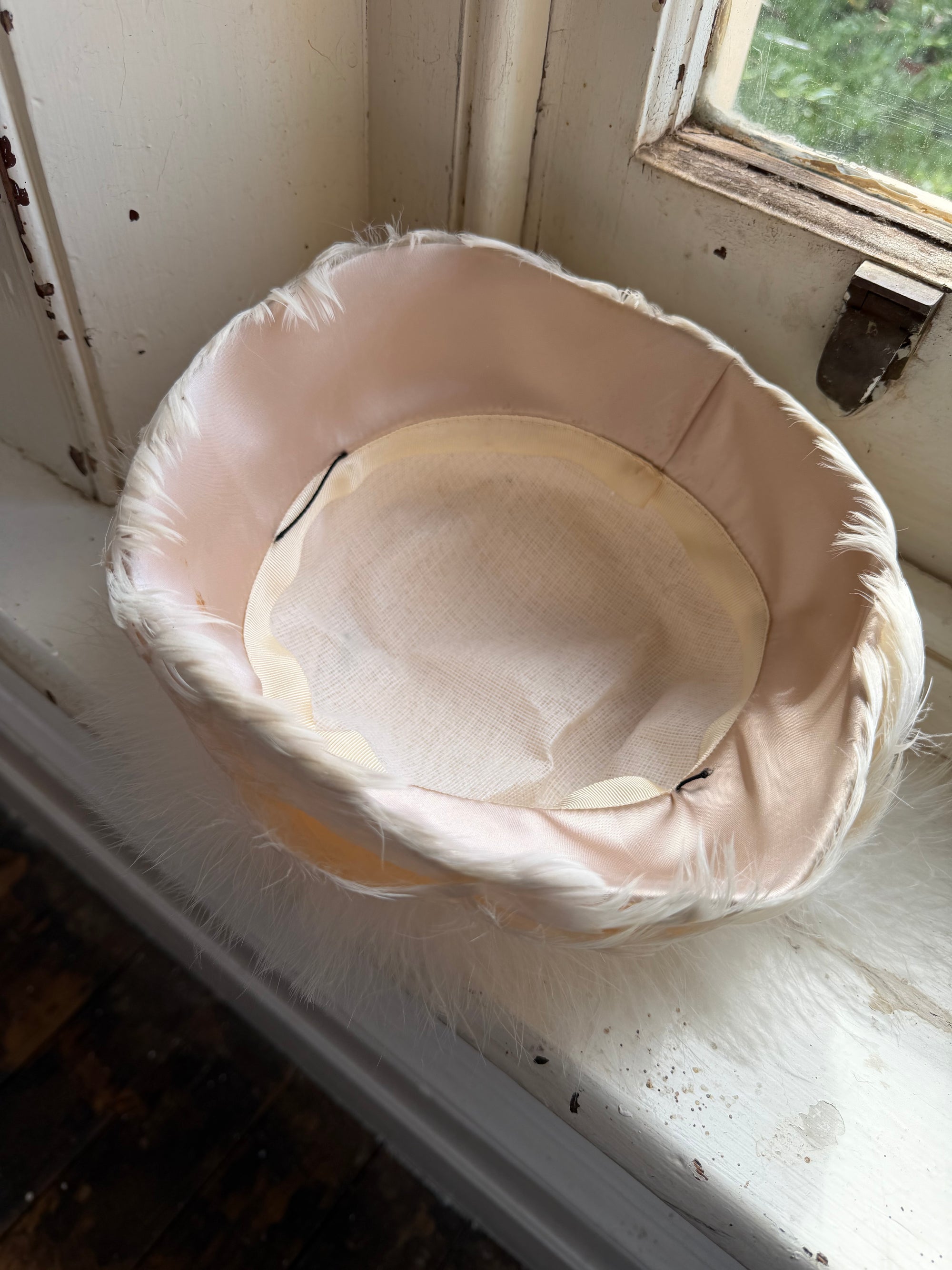 Vintage 1960s Ostrich feather Pillbox Bridal Hat
