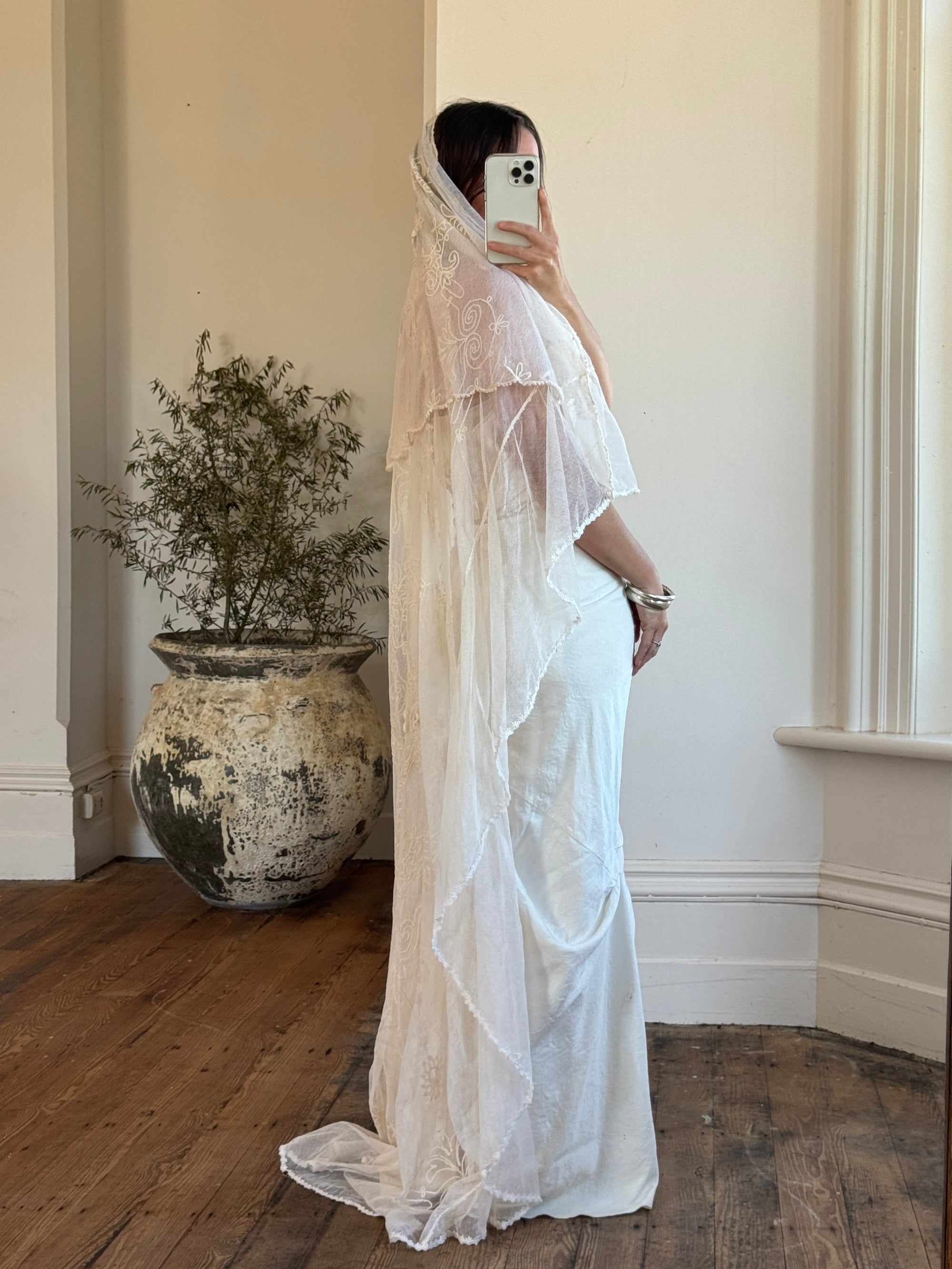 CMTB x Luce Di Luna Repurposed Antique Tambour Lace Chapel Length Veil