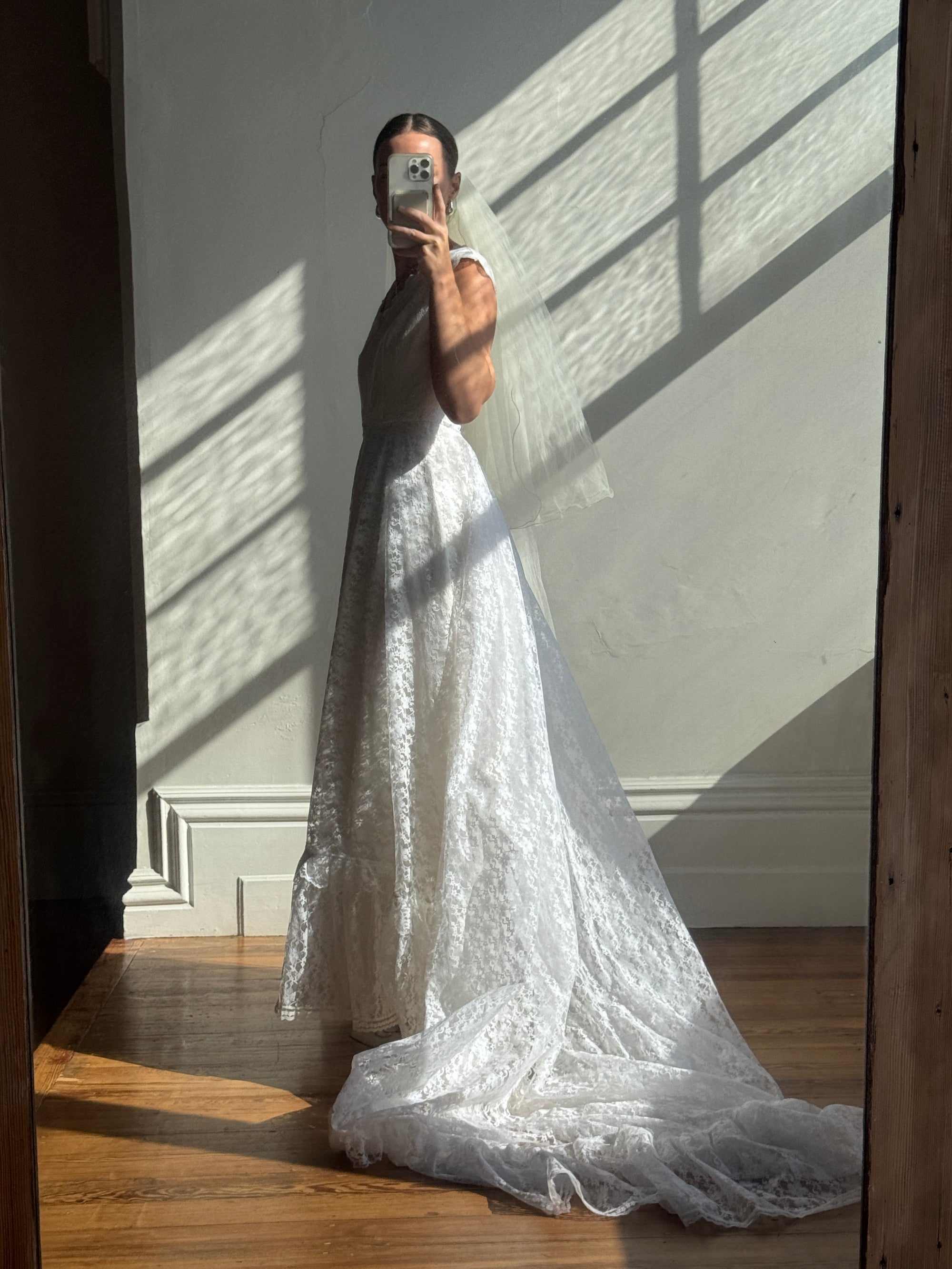 Vintage 60s Sleeveless Lace Wedding Gown With Train