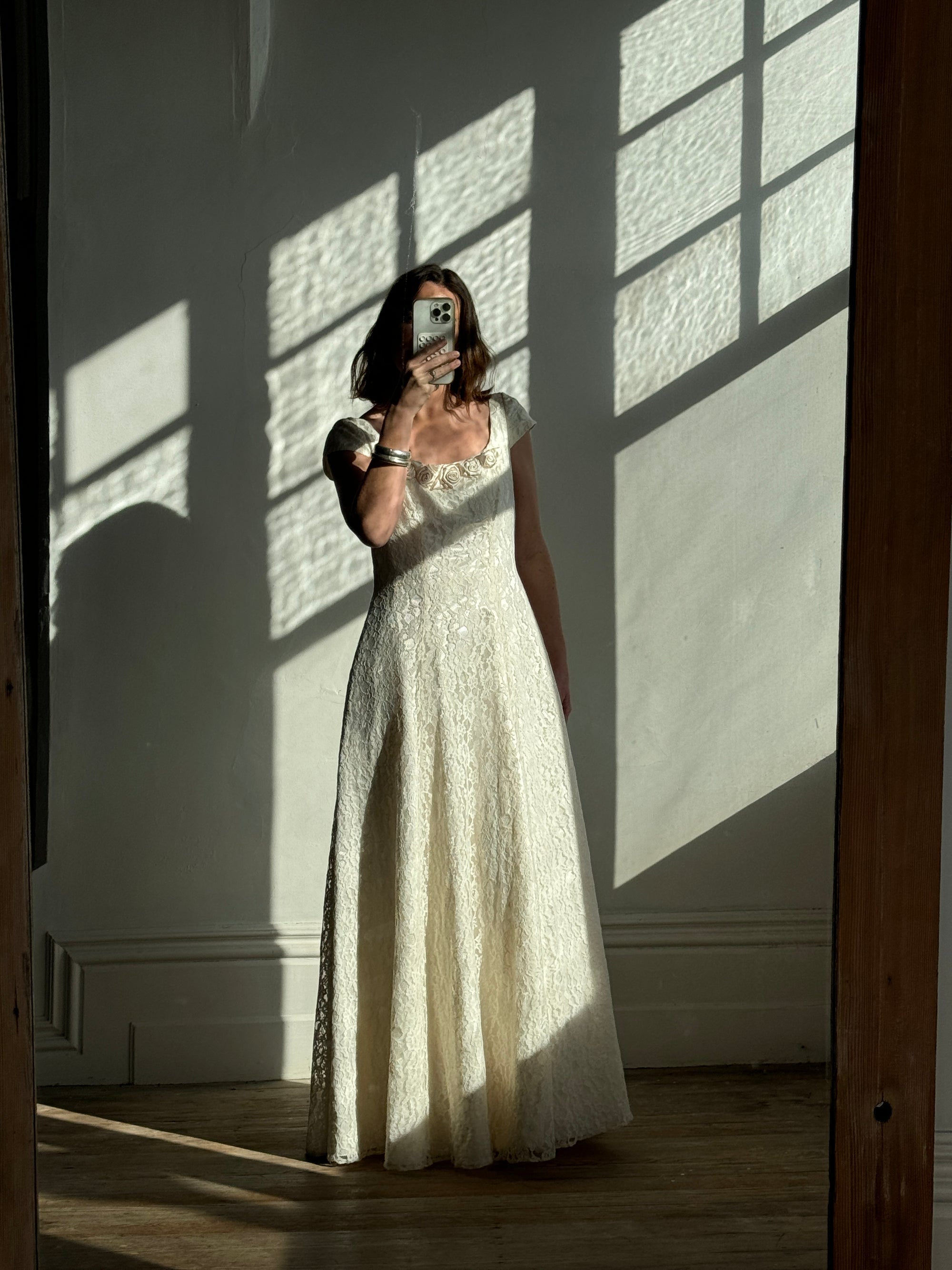 Vintage 90s Classic Cap Sleeve Wedding Dress with Rosettes
