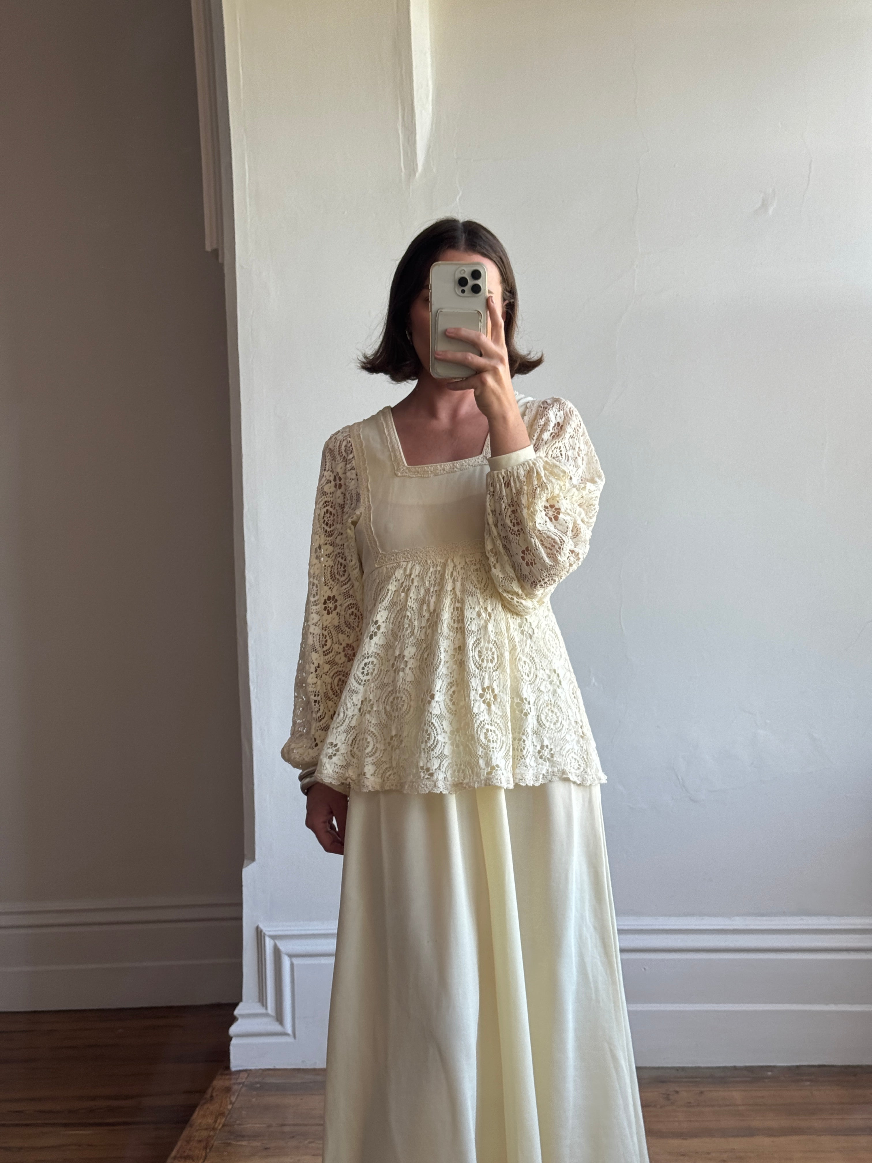 Vintage 70s Tiered Lace Tunic Wedding Dress Creme