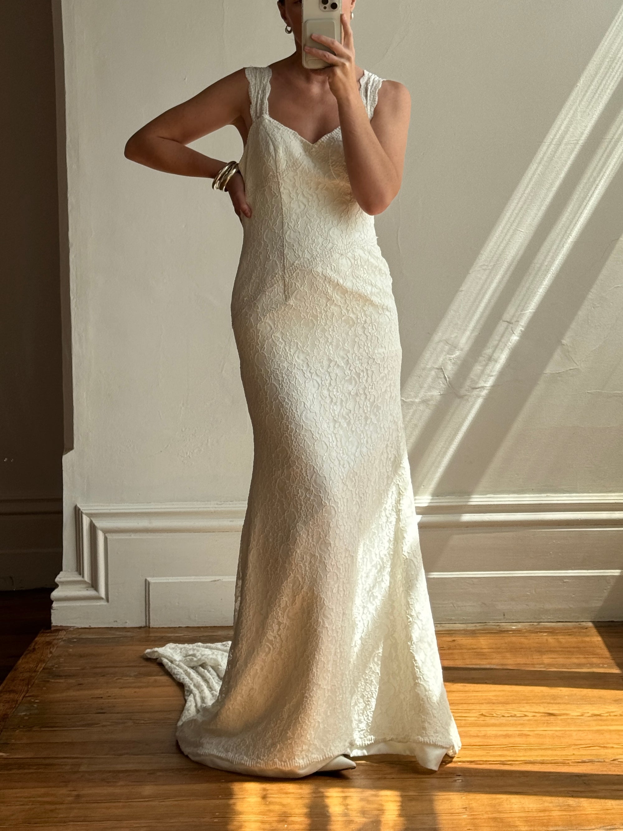 Vintage Y2K Fishtail Lace Wedding Gown
