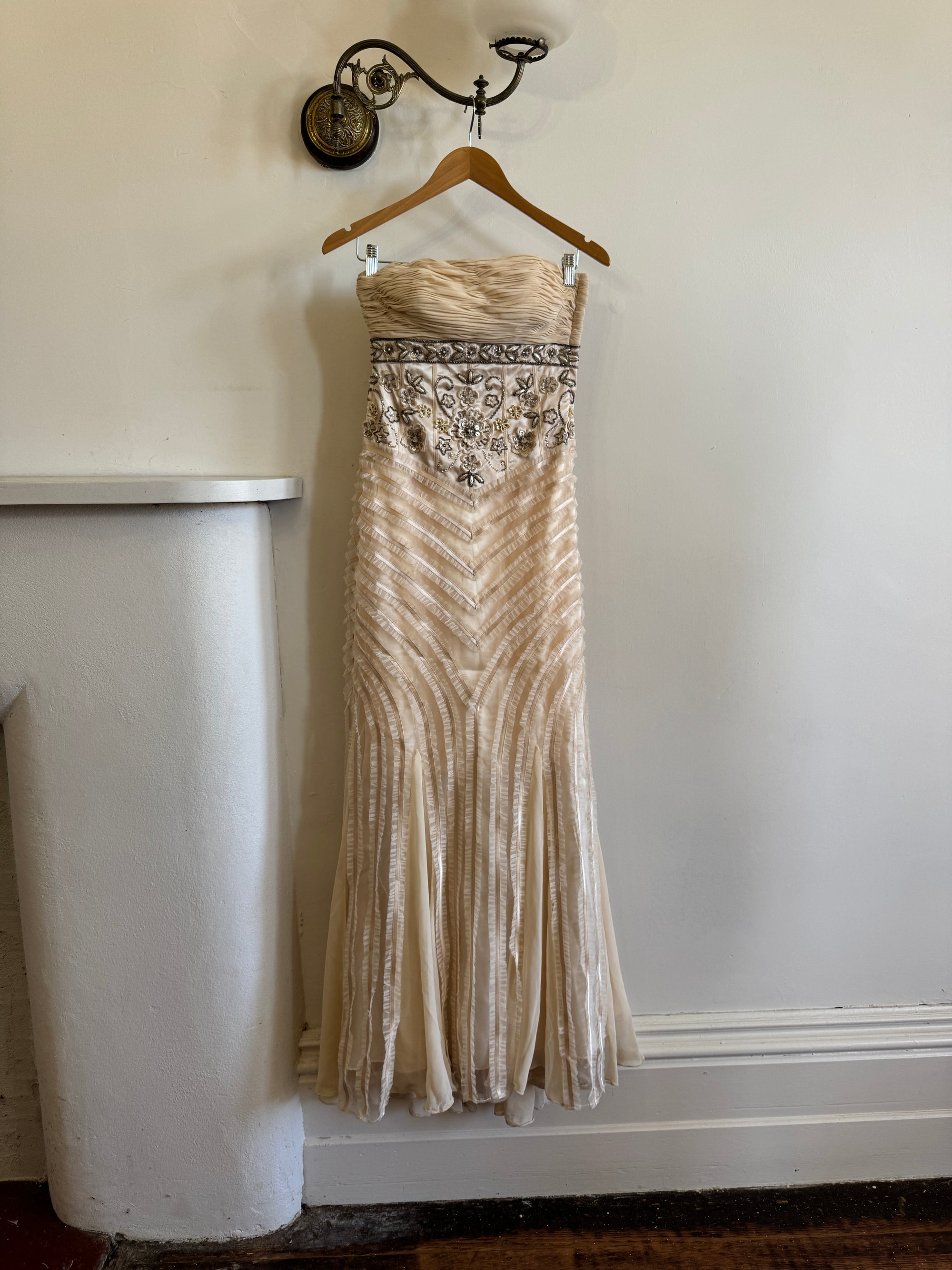 Vintage 90s Embroidered Waist Strapless Wedding Dress Creme