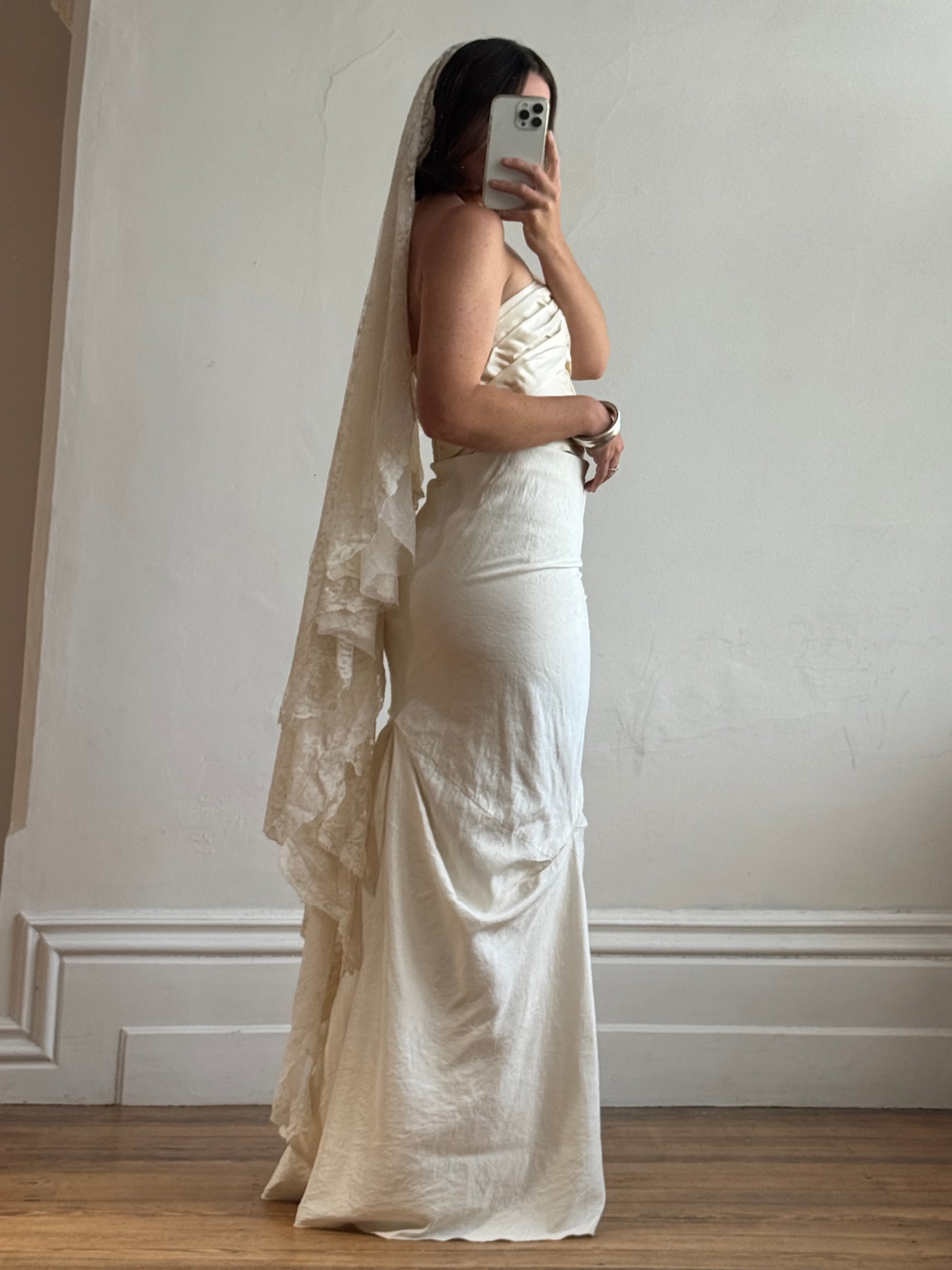 CMTB x Luce Di Luna Repurposed Antique Tambour Lace Double Layer Mantilla Veil