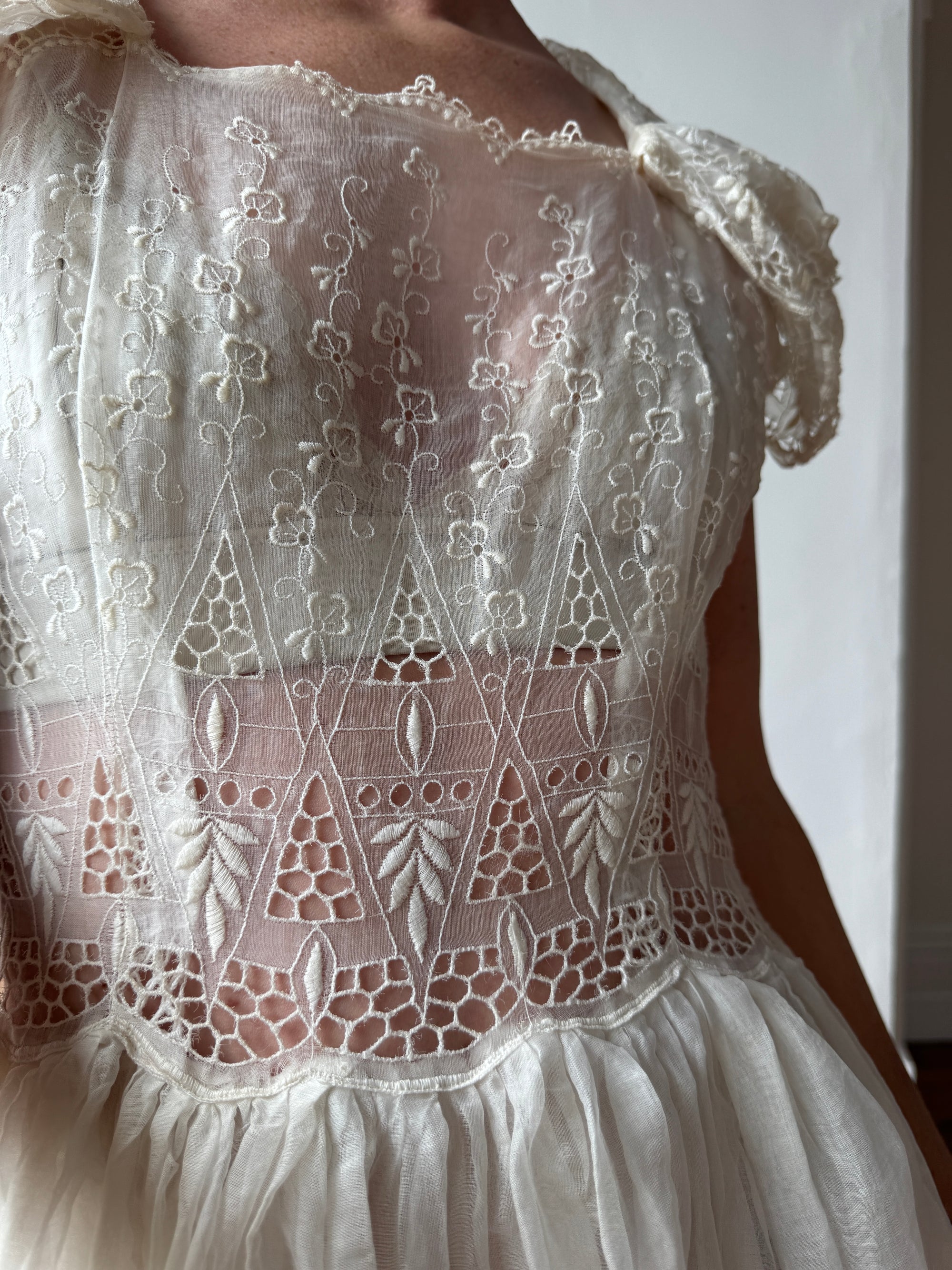 Vintage 50s Sheer Brodiere Anglaise Tiered Wedding Dress