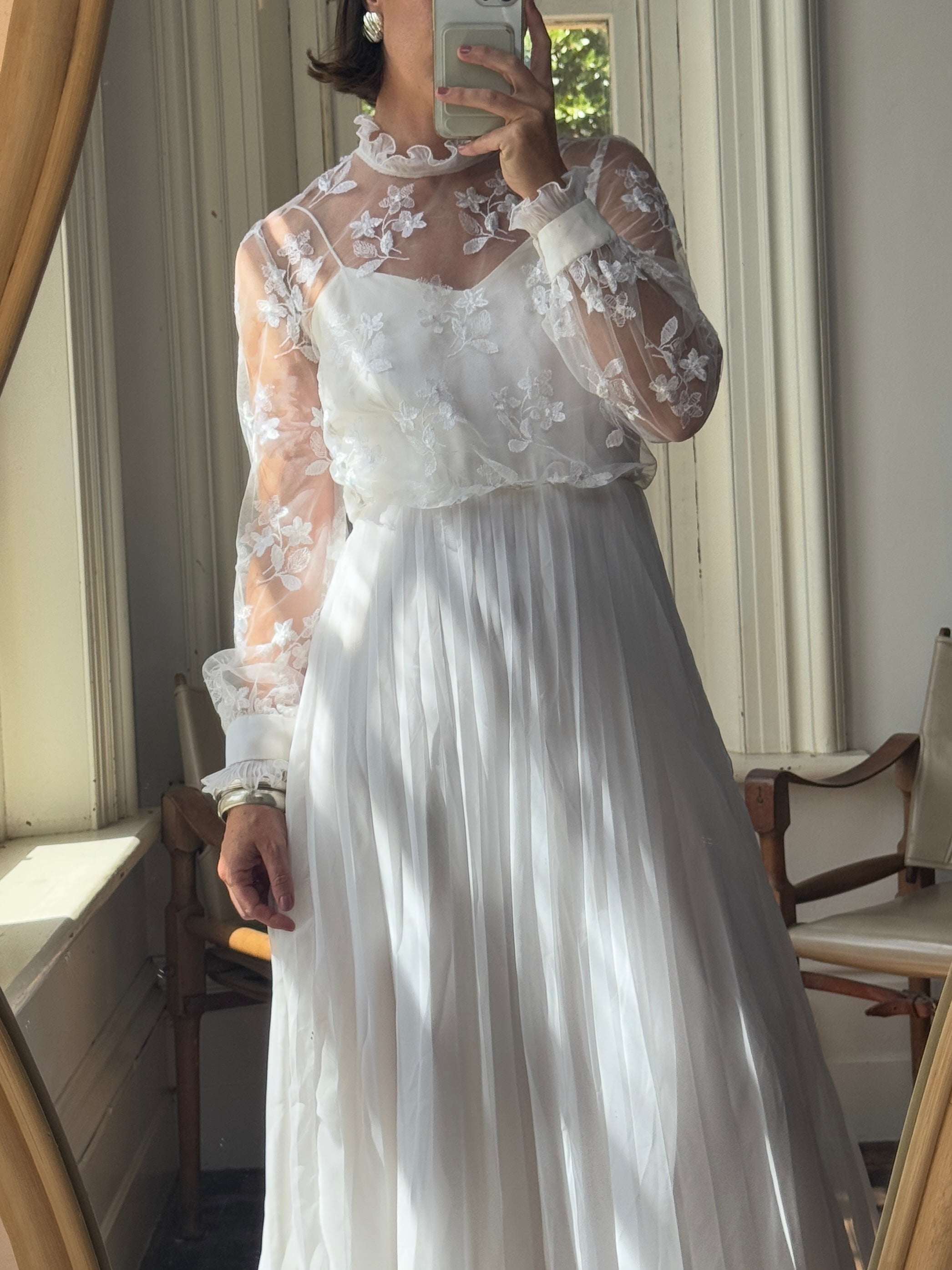 Vintage 60s Floral Lace Pleated Wedding Dress With Train