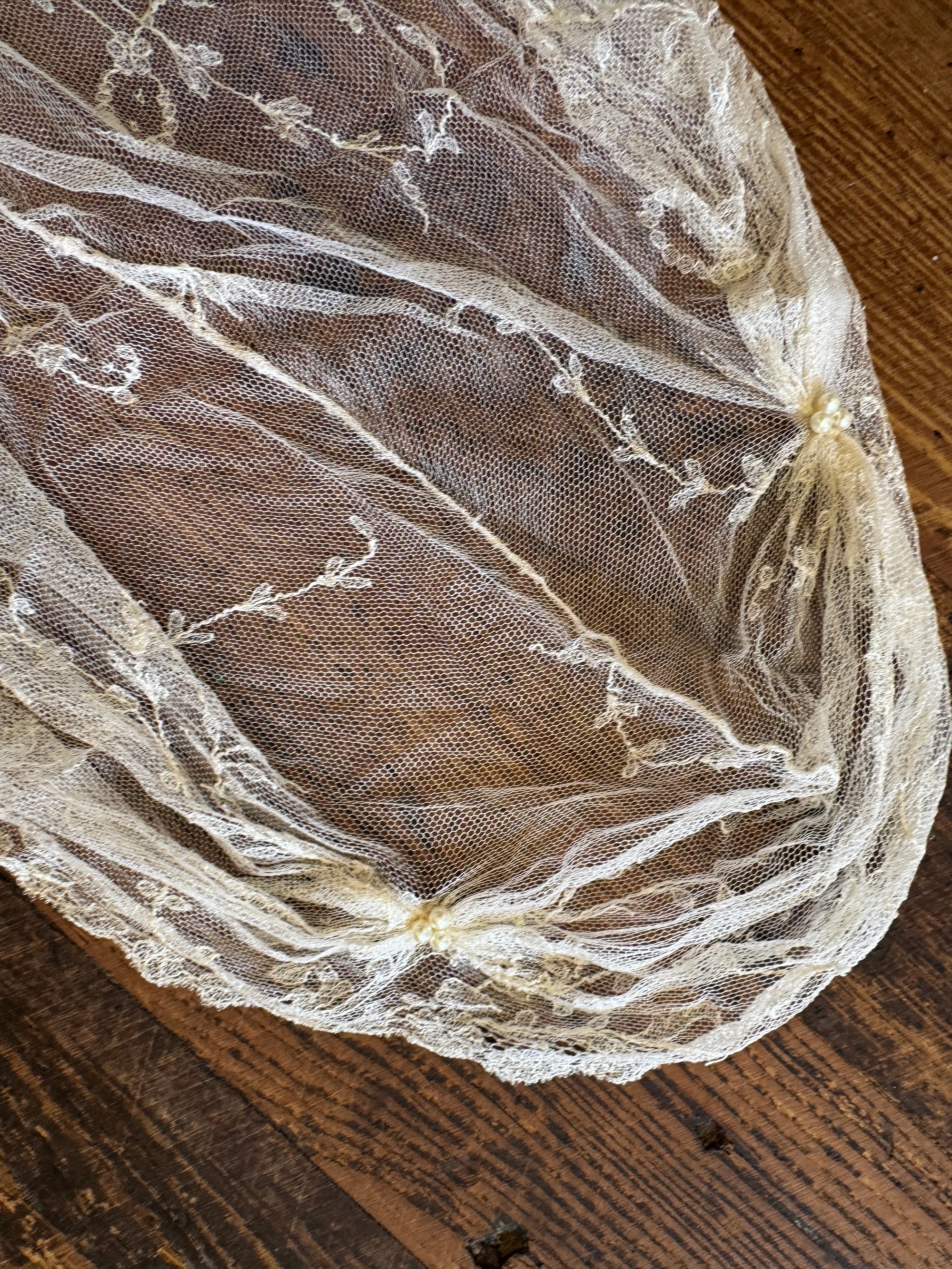 CMTB x Luce Di Luna Repurposed Antique Tambour Lace Short Juliette Cap Veil