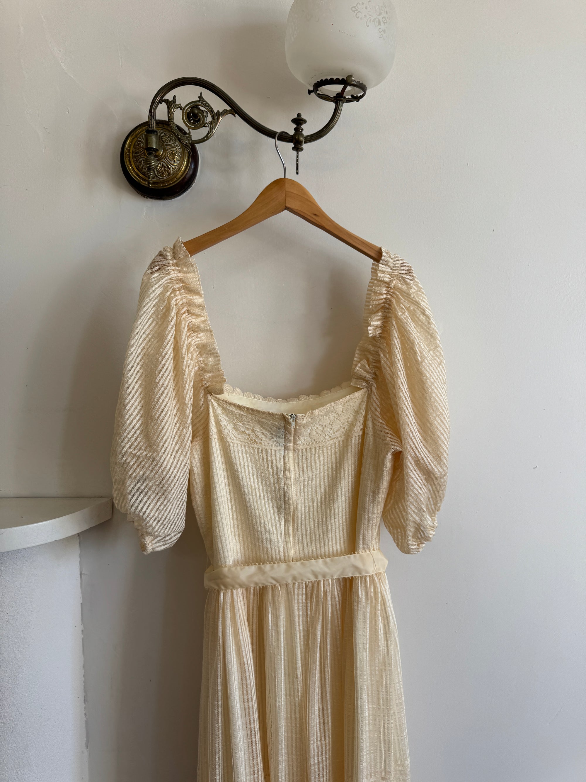 Vintage 70s Prairie Lace Wedding Dress Creme