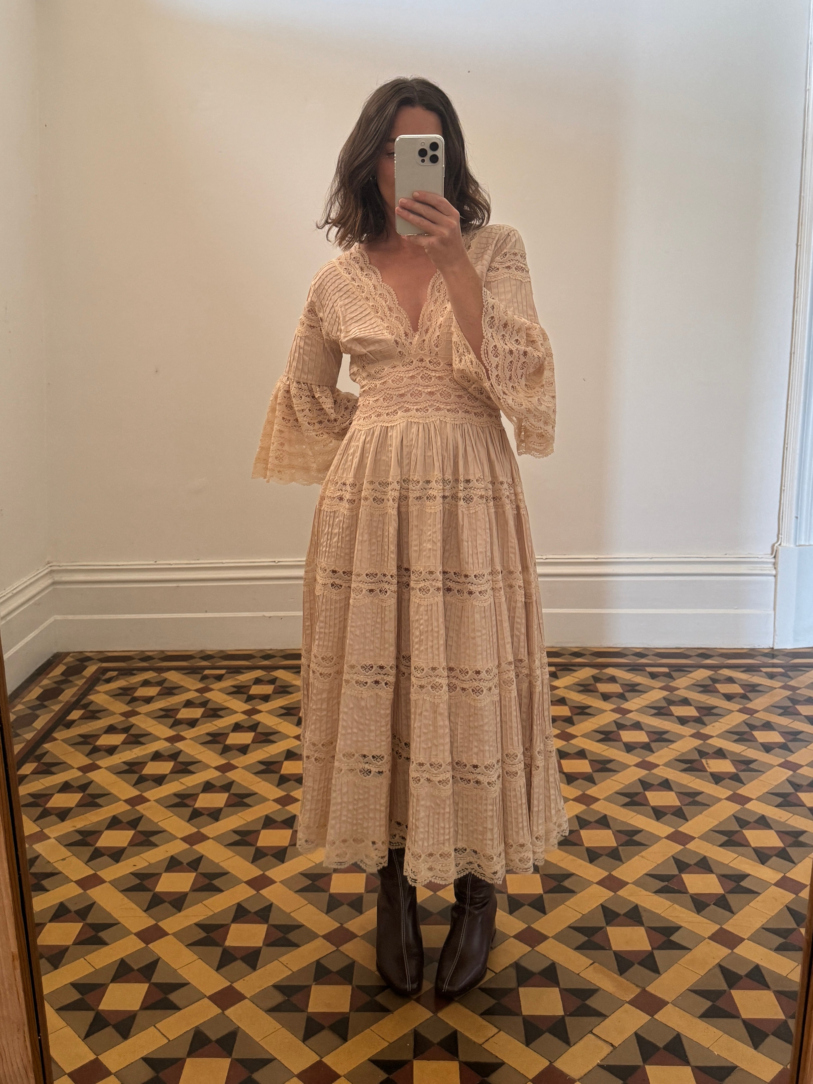 Vintage Pleated Lace Crème Rose Midi