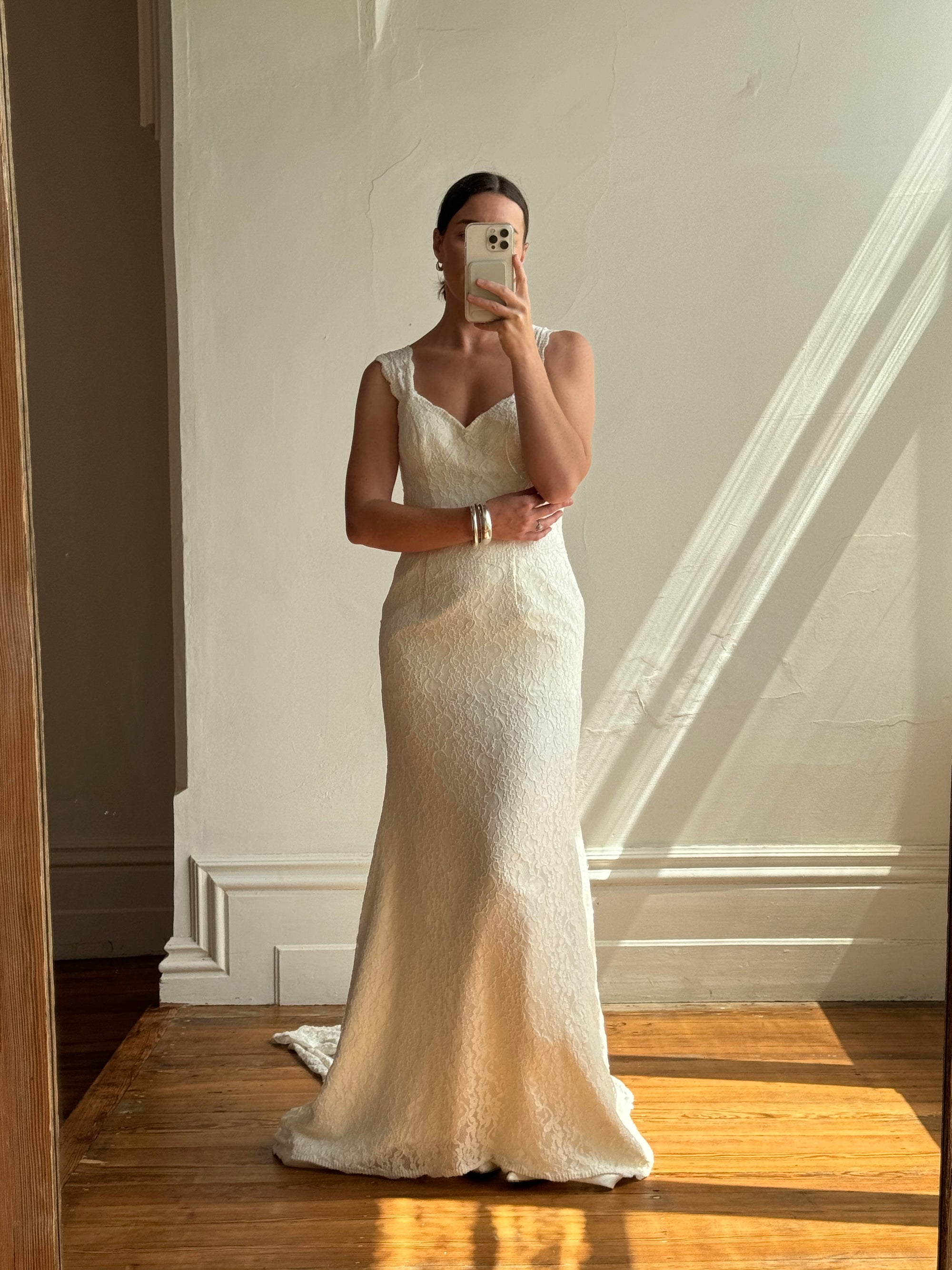 Vintage Y2K Fishtail Lace Wedding Gown