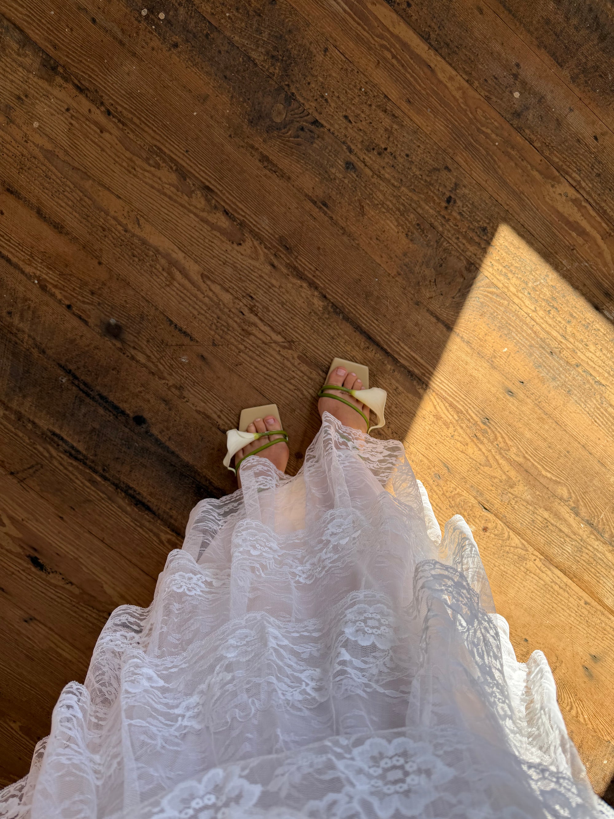 Vintage 70s Tiered Lace Wedding Dress Crisp White