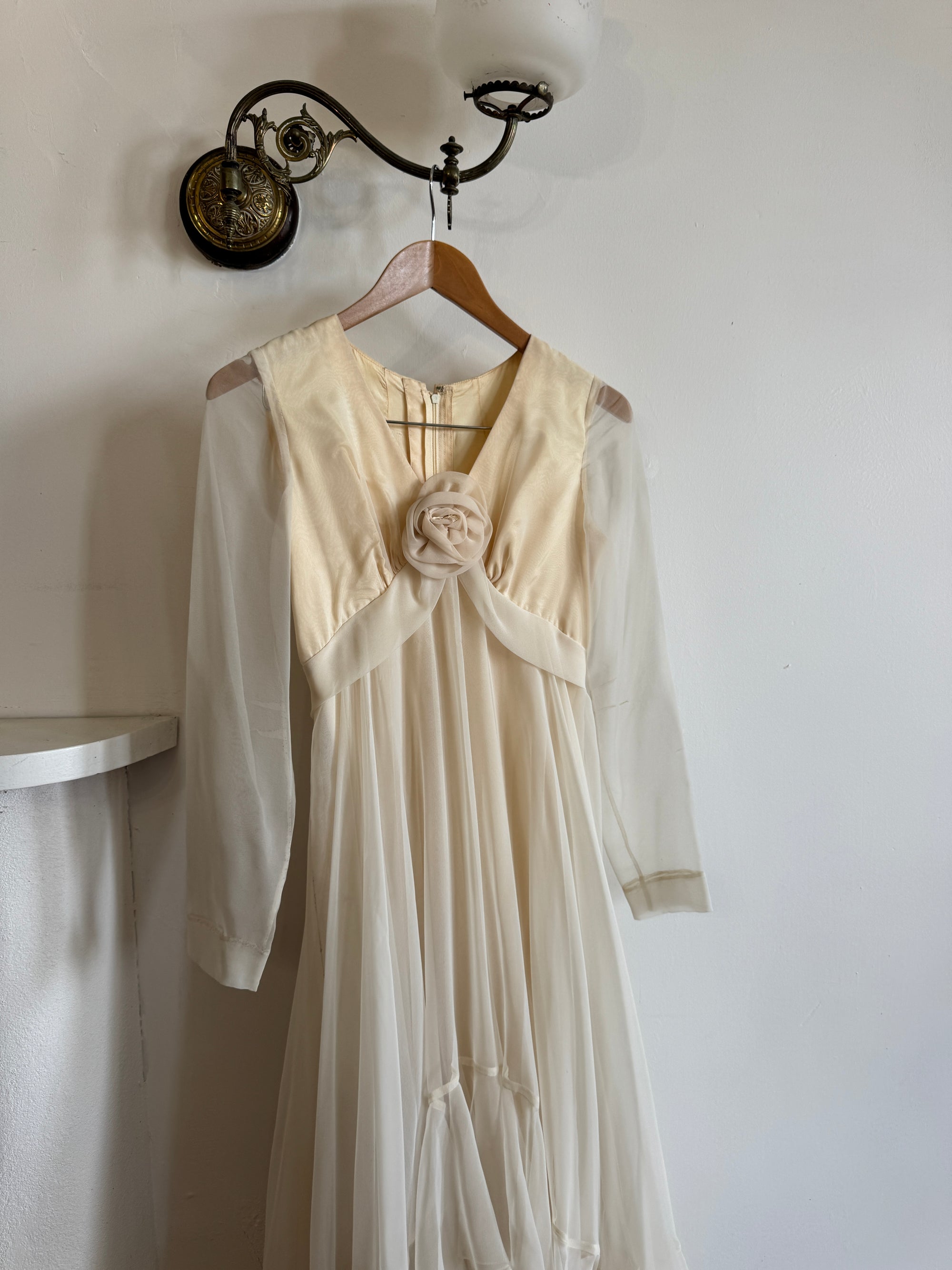 Vintage 70s Chiffon Rosette Wedding Dress Creme