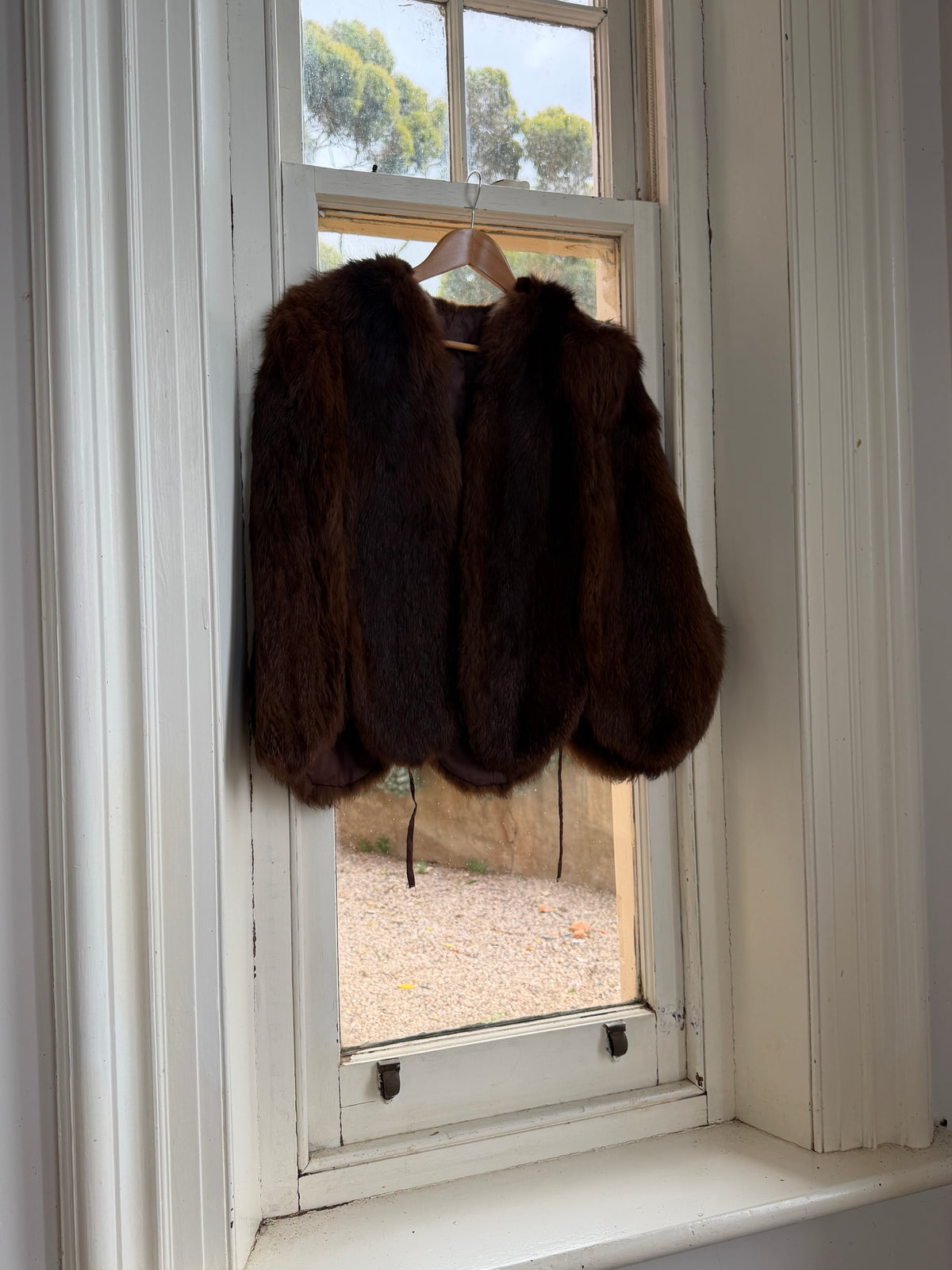 Vintage 60s Chocolate Brown Fur Scalloped Caplet