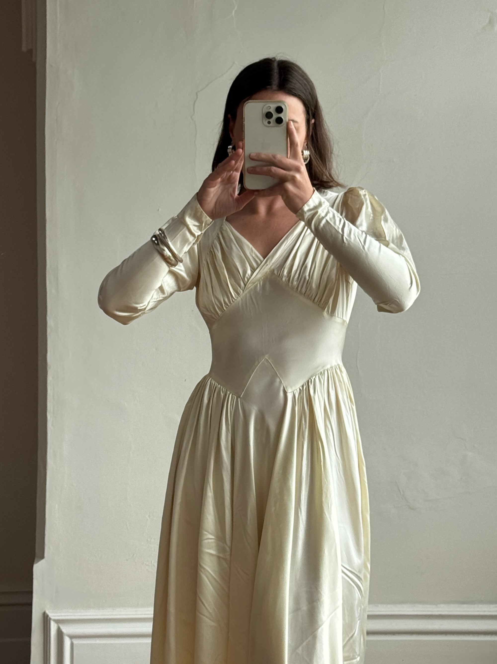 Vintage 40s Satin Minimalist Wedding Gown Creme