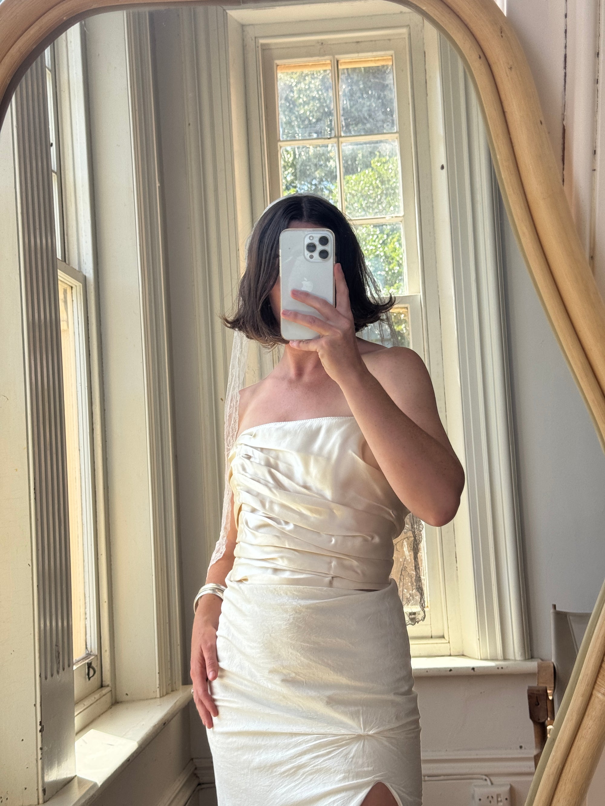 CMTB x Luce Di Luna Repurposed Antique Tambour Lace Short Juliette Cap Veil