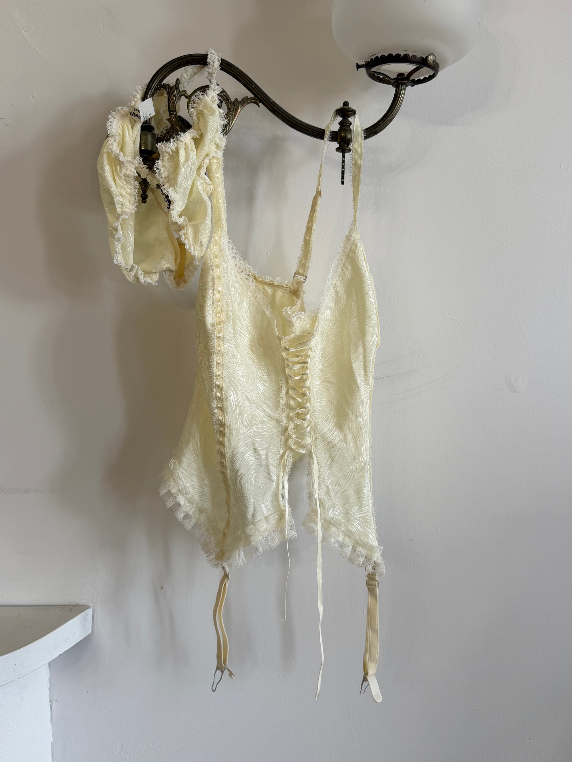 Vintage 90s Deadstock Lace Up Cream Scrunch Lingerie Set