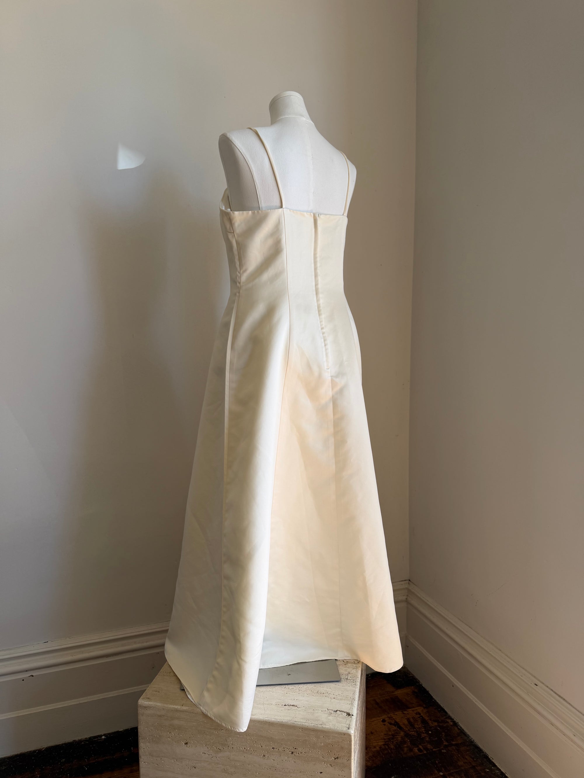Vintage 90s Plus Size Satin Minimal Bow Wedding Dress and Sash