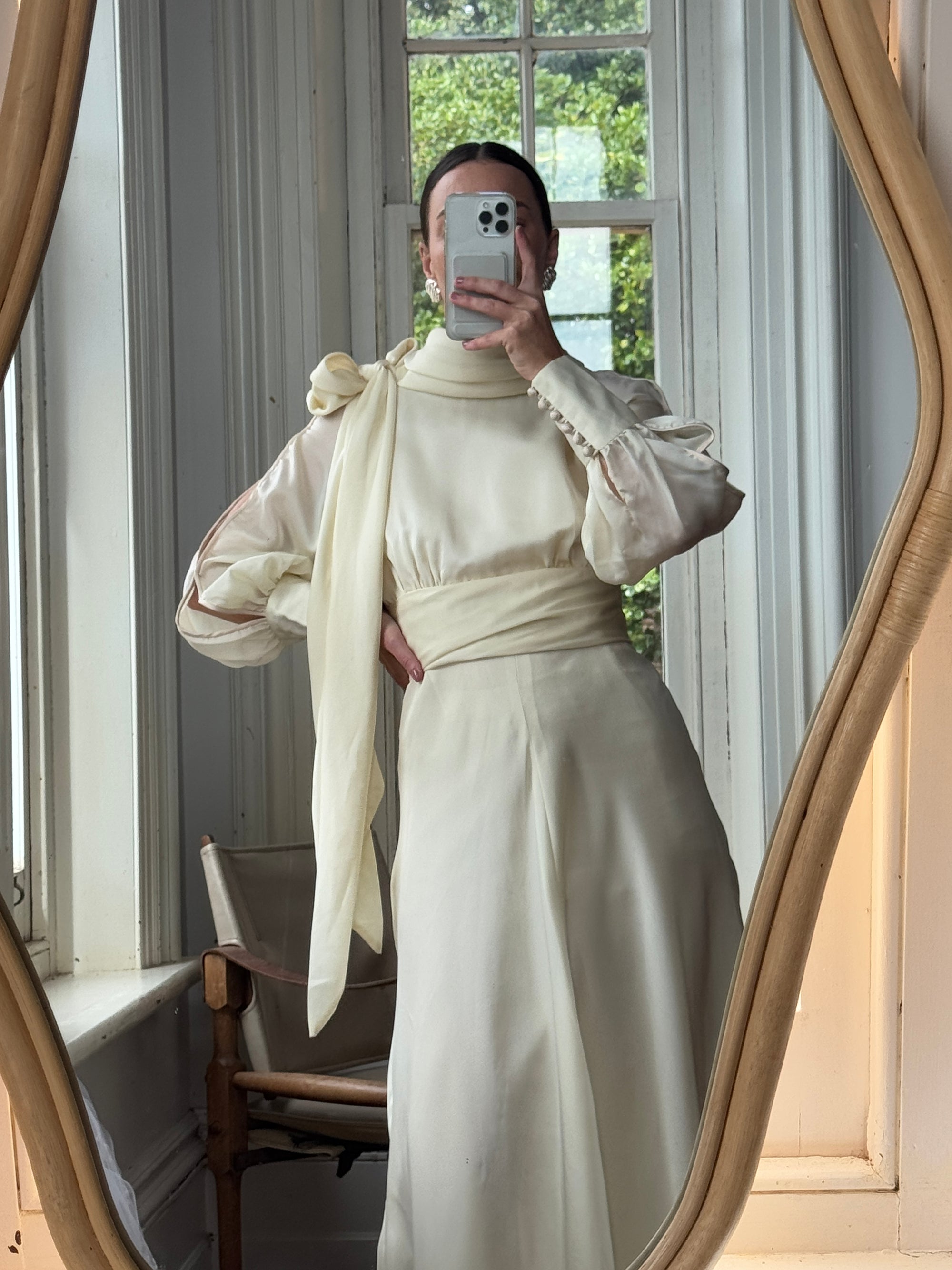 Vintage 60s Boat Neck Pussybow Wedding Dress