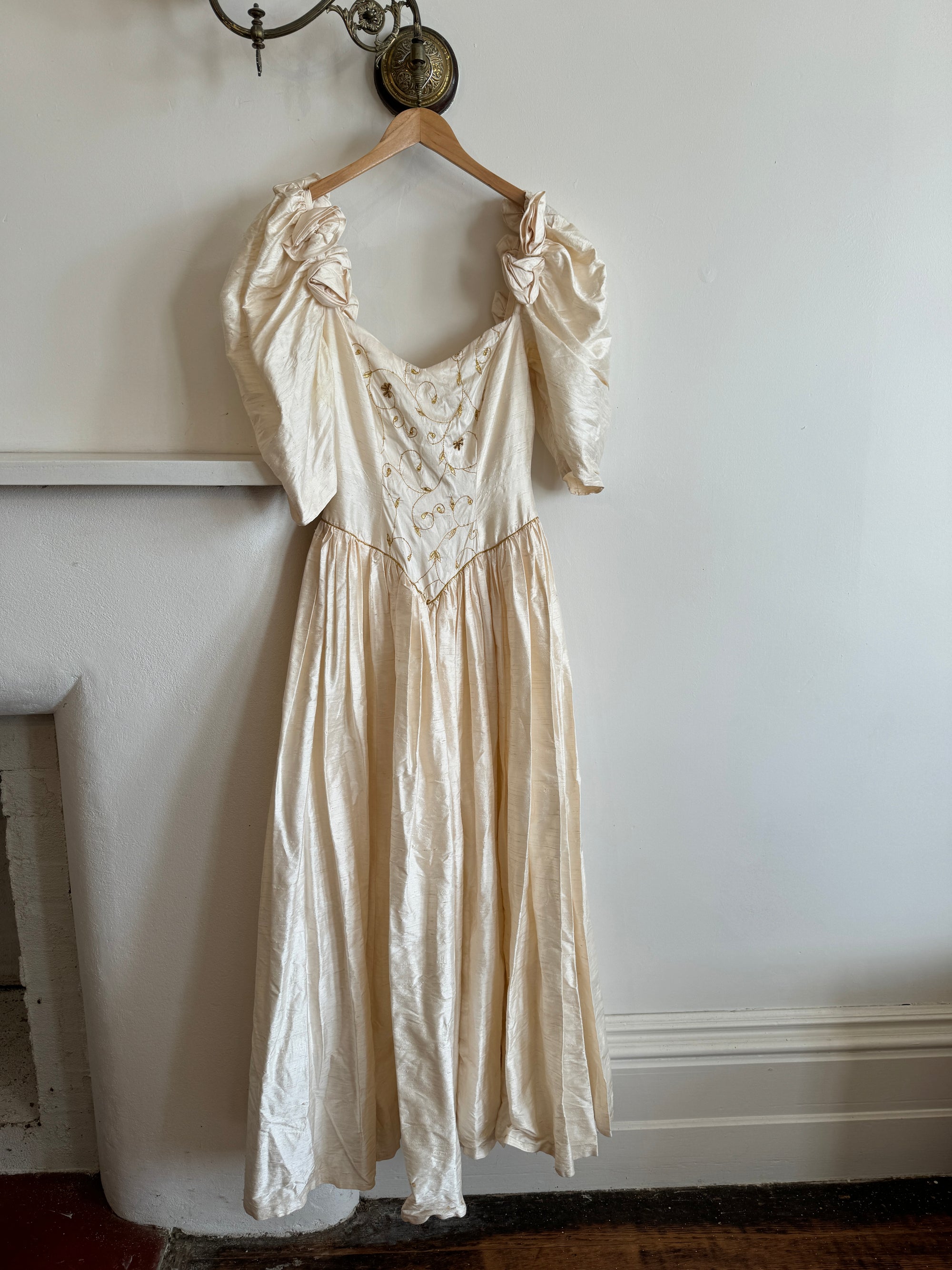 Vintage Puff Sleeve Rosette Bridal Gown