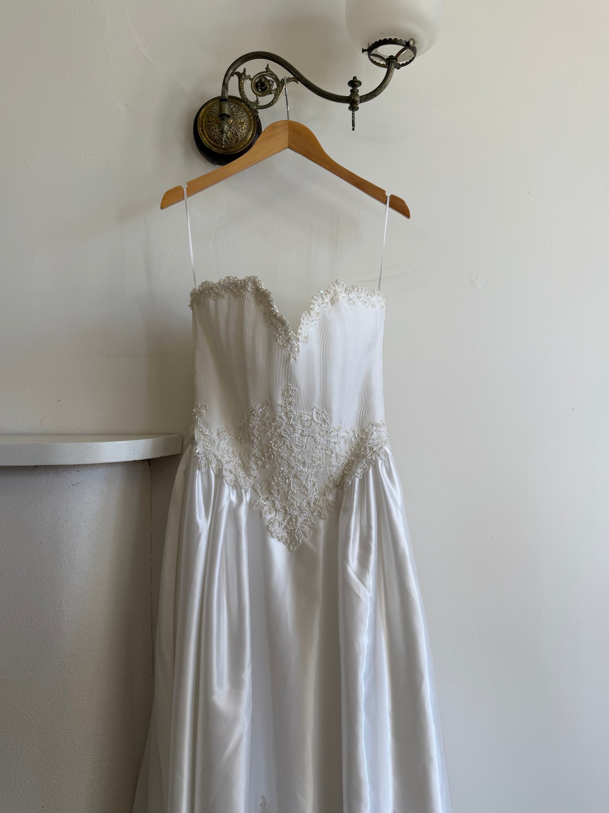 Vintage Y2K Pintuck Pearl Sweetheart Wedding Dress
