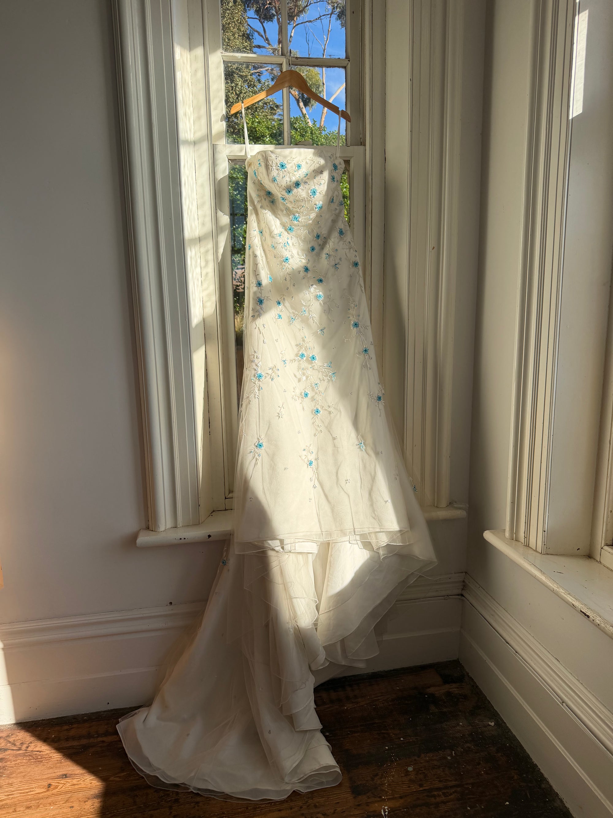Vintage Y2K Blue Floral Glass Beaded Strapless Wedding Gown