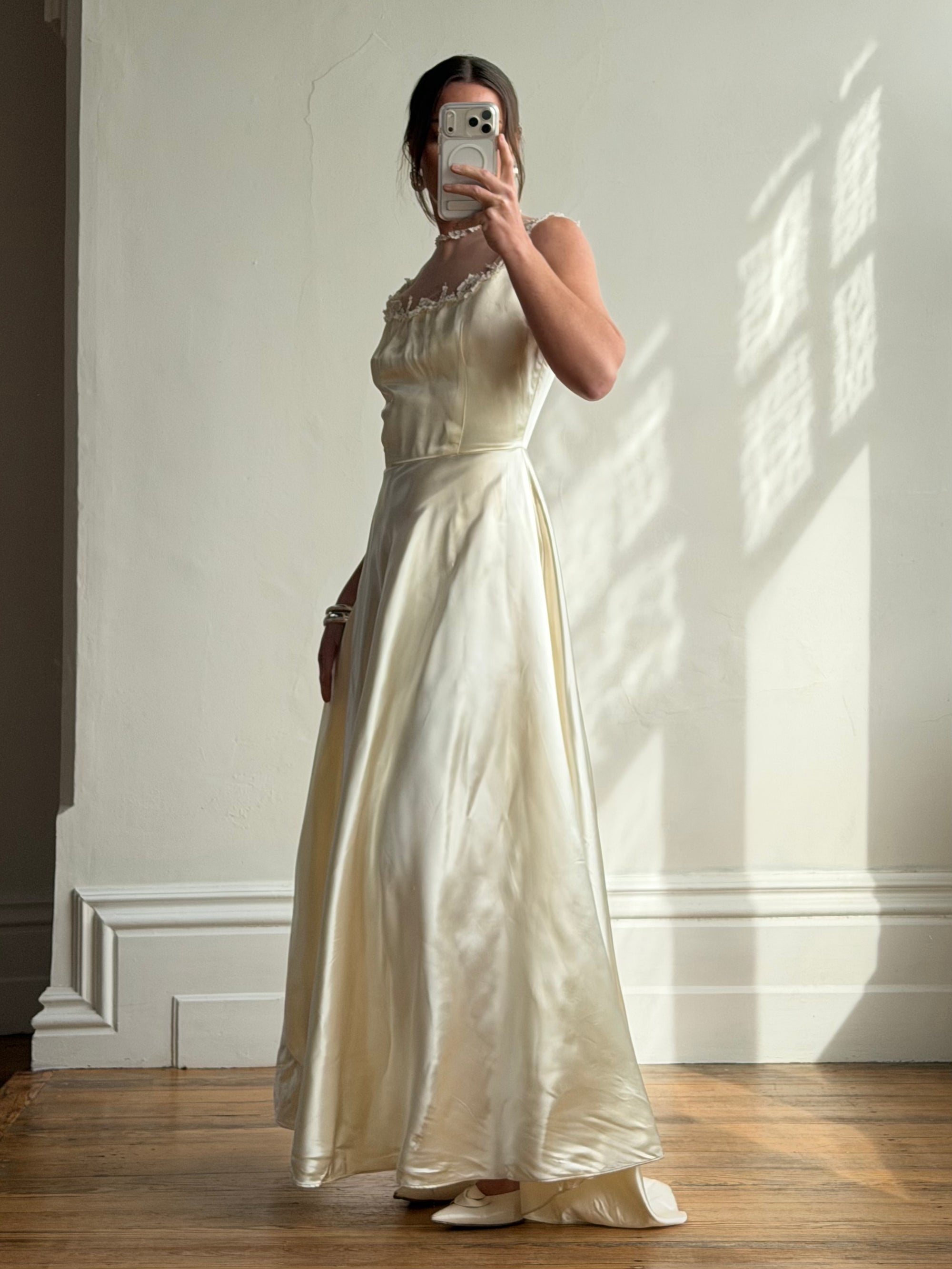Vintage 40s Liquid Satin Sleeveless Floral Wedding Dress