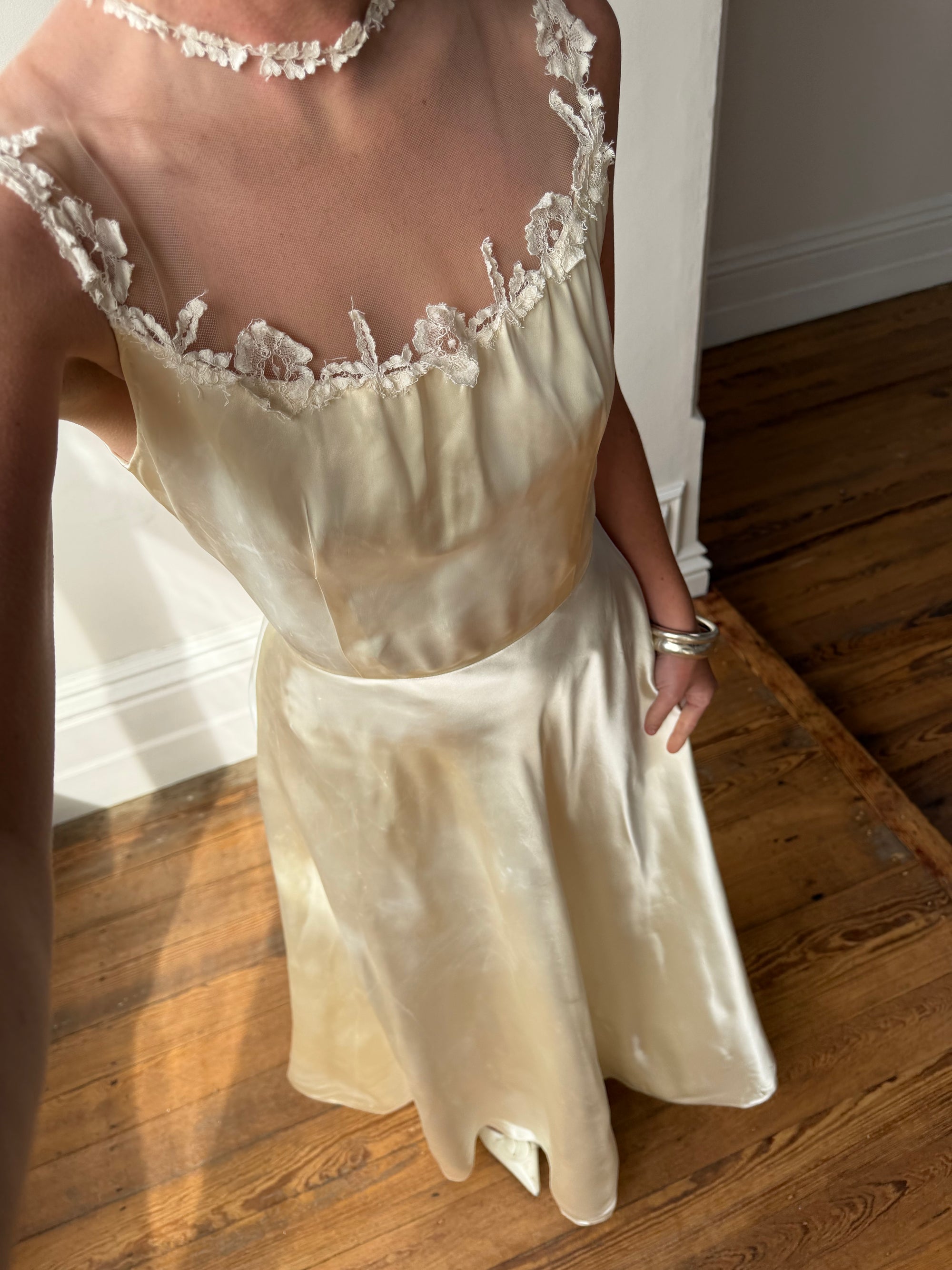Vintage 40s Liquid Satin Sleeveless Floral Wedding Dress
