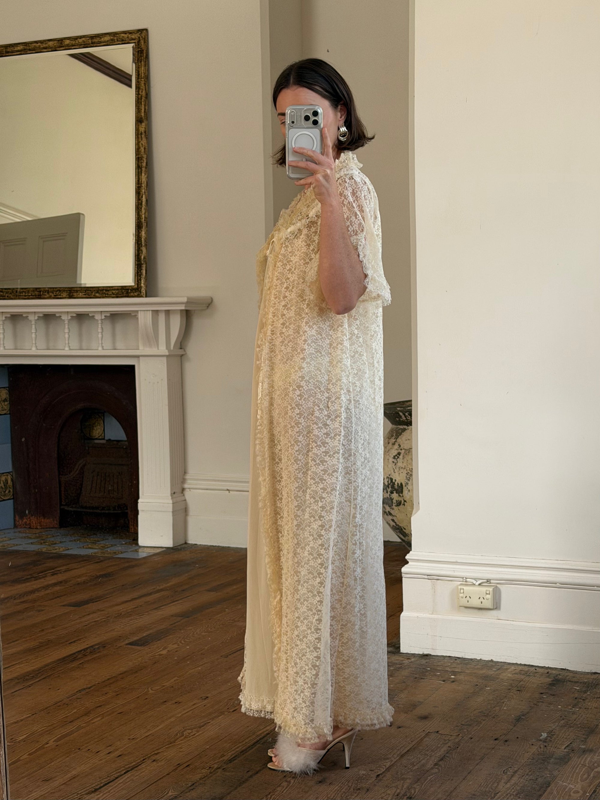 Vintage 70s Creme Lace Embroidered Rose Slip and Robe Set