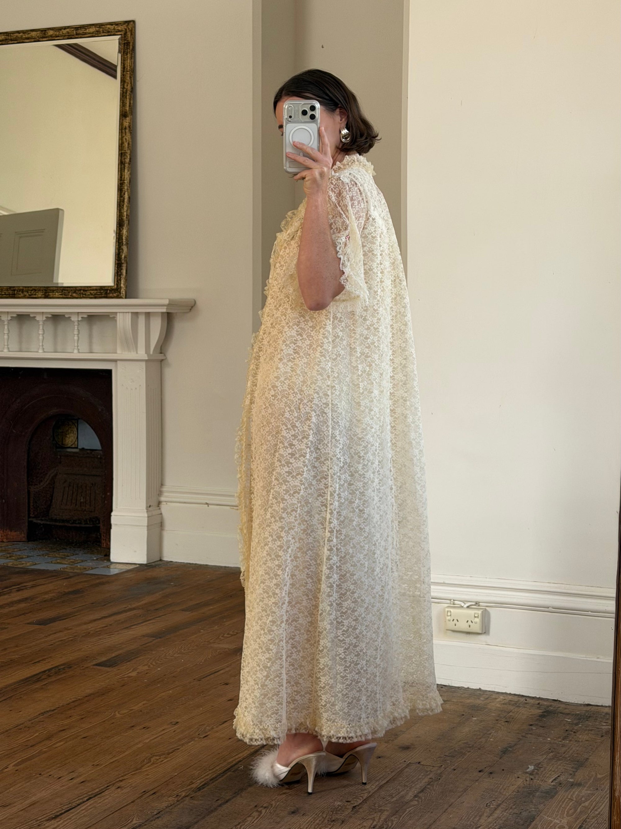 Vintage 70s Creme Lace Embroidered Rose Slip and Robe Set