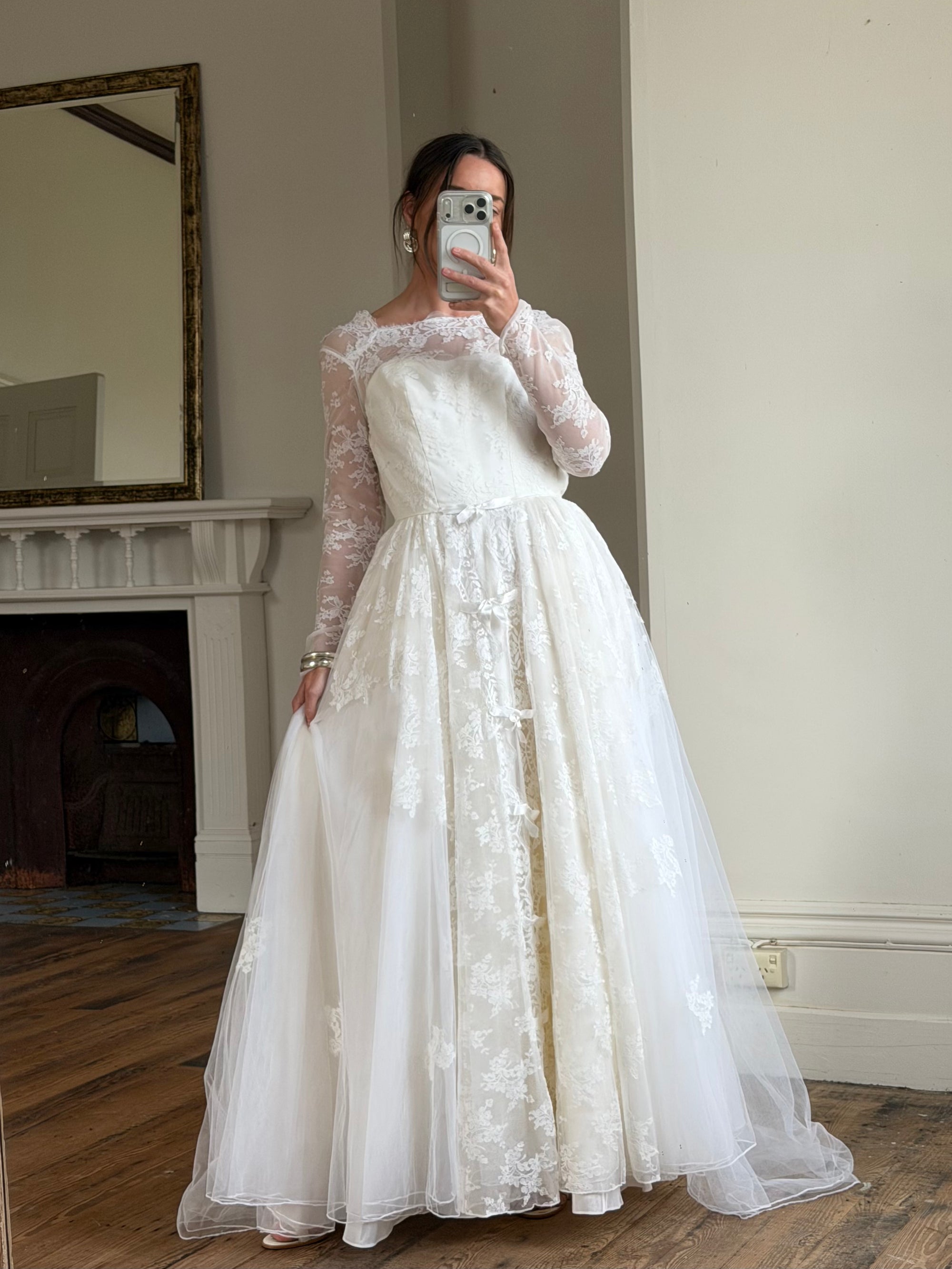 Vintage 1950s White Lace Bow Tulle Bridal Gown