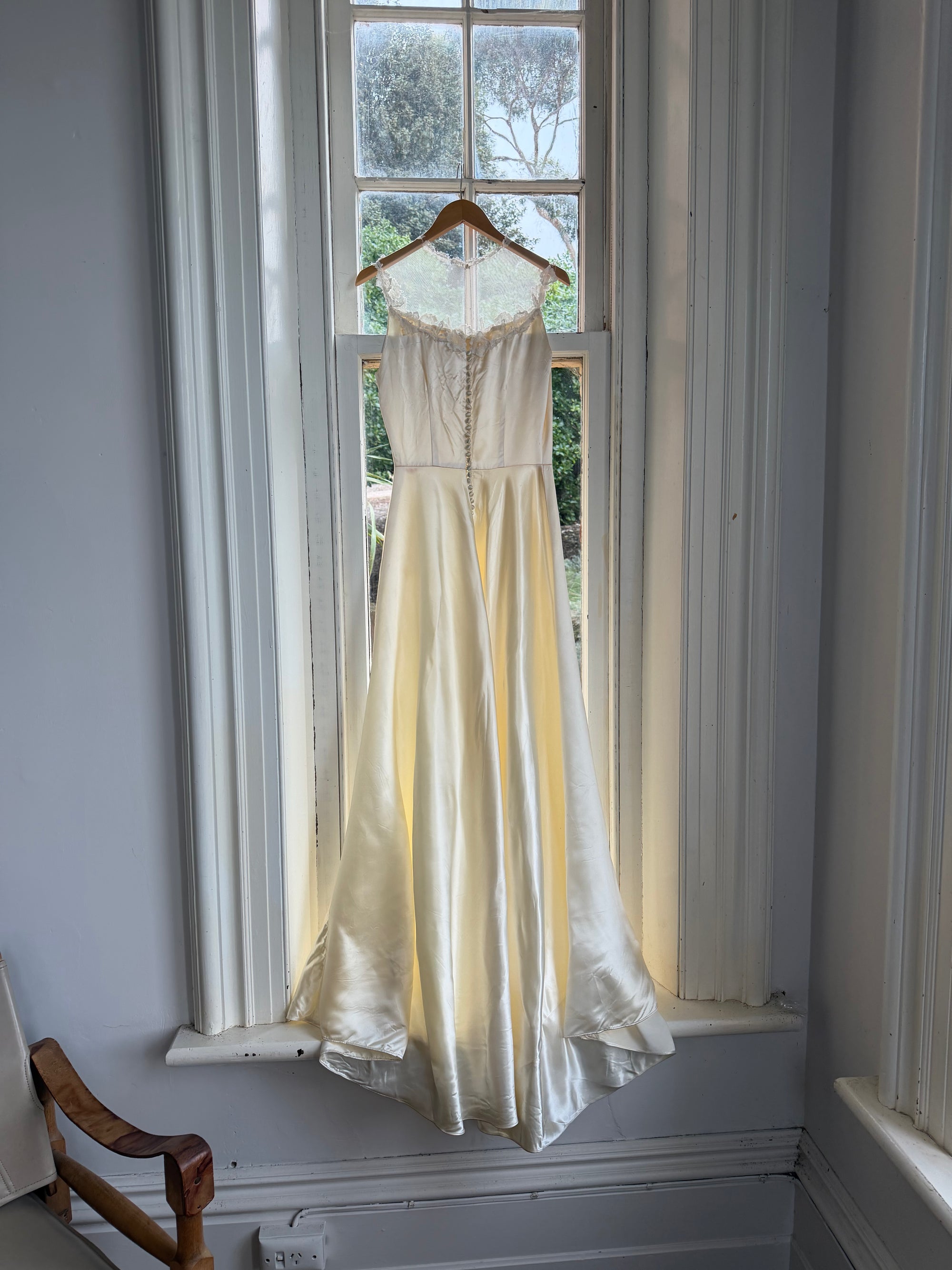 Vintage 40s Liquid Satin Sleeveless Floral Wedding Dress