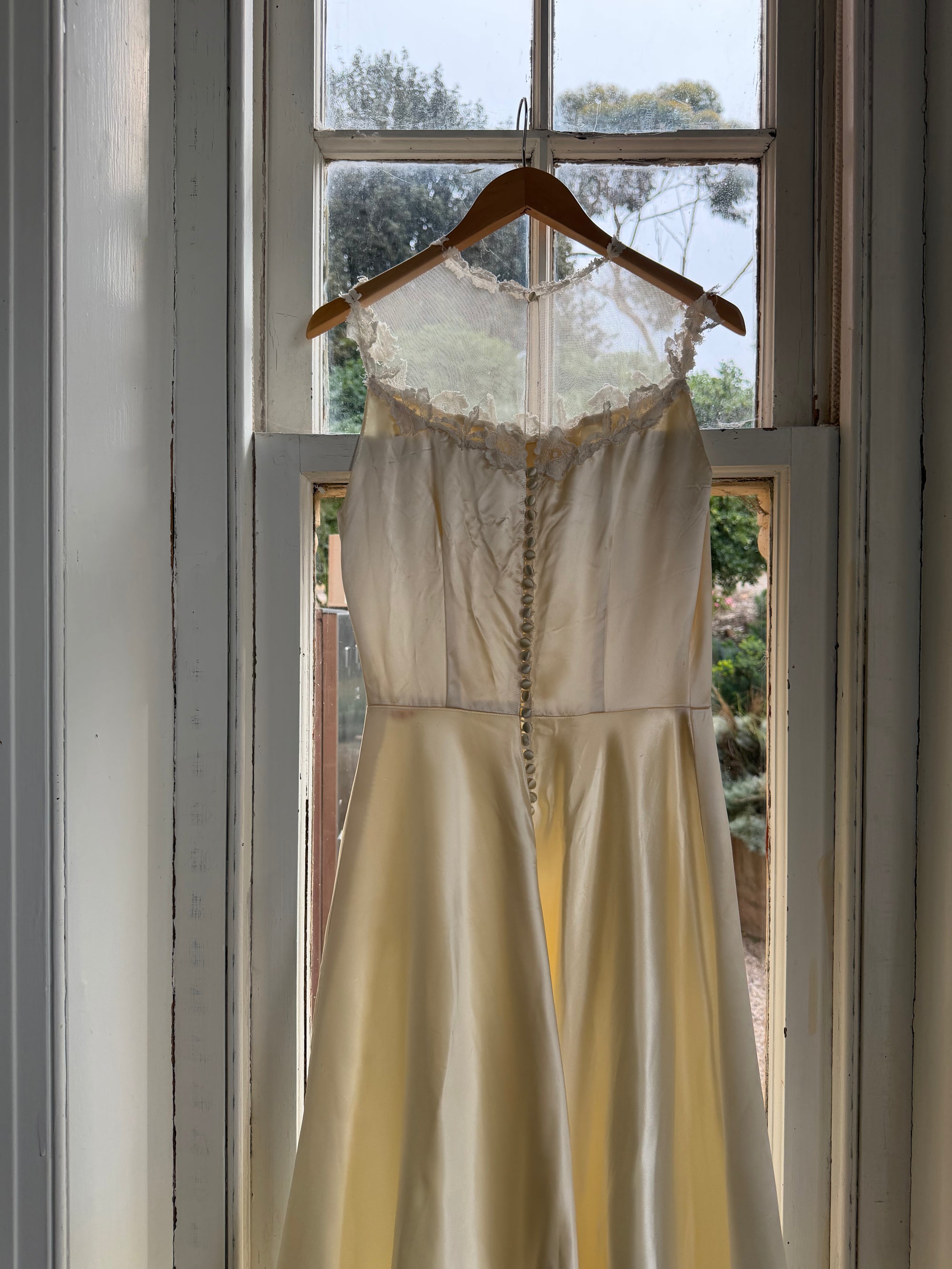Vintage 40s Liquid Satin Sleeveless Floral Wedding Dress