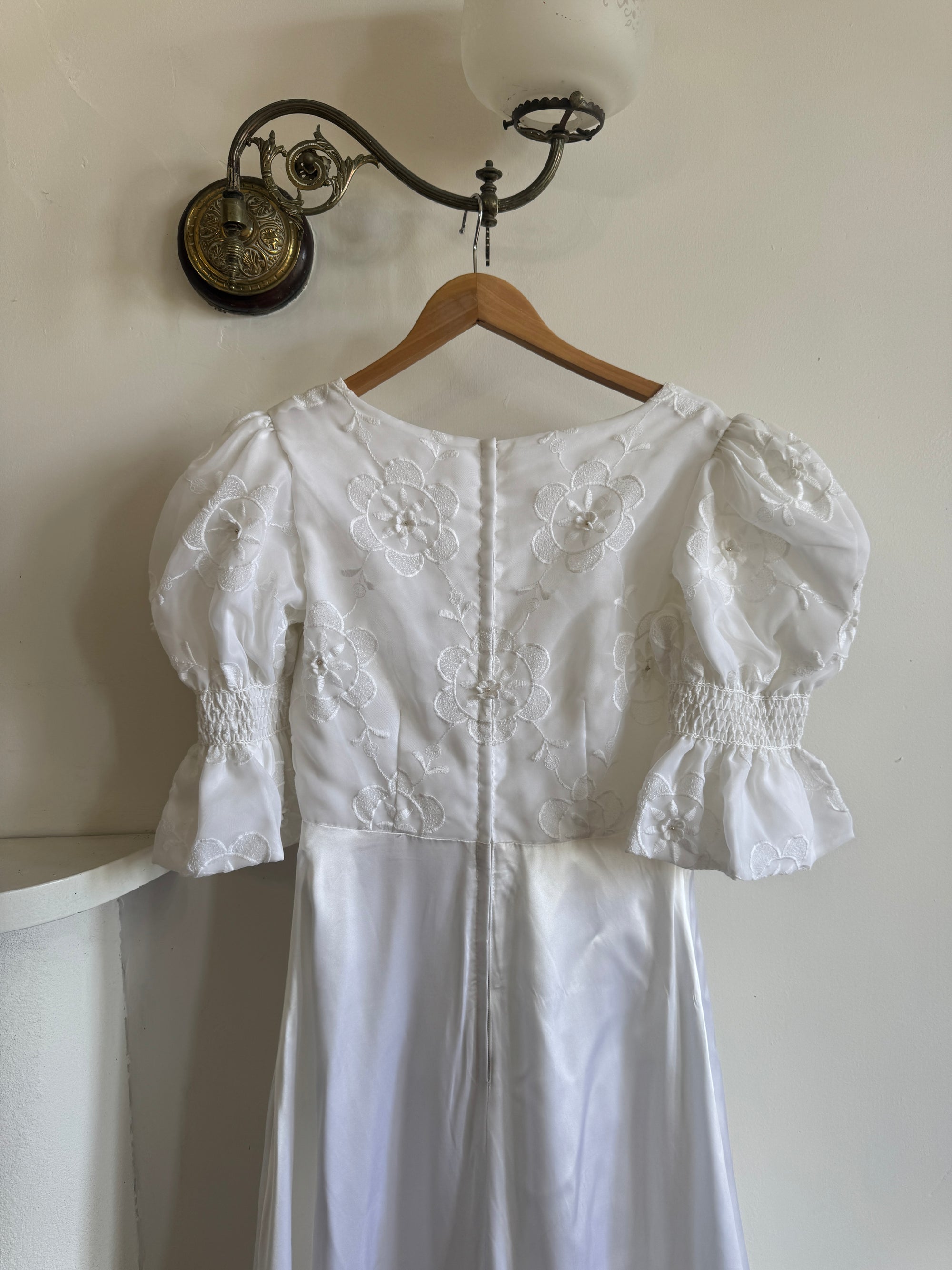 Vintage 60s Puff Sleeve Romantic Wedding Dress