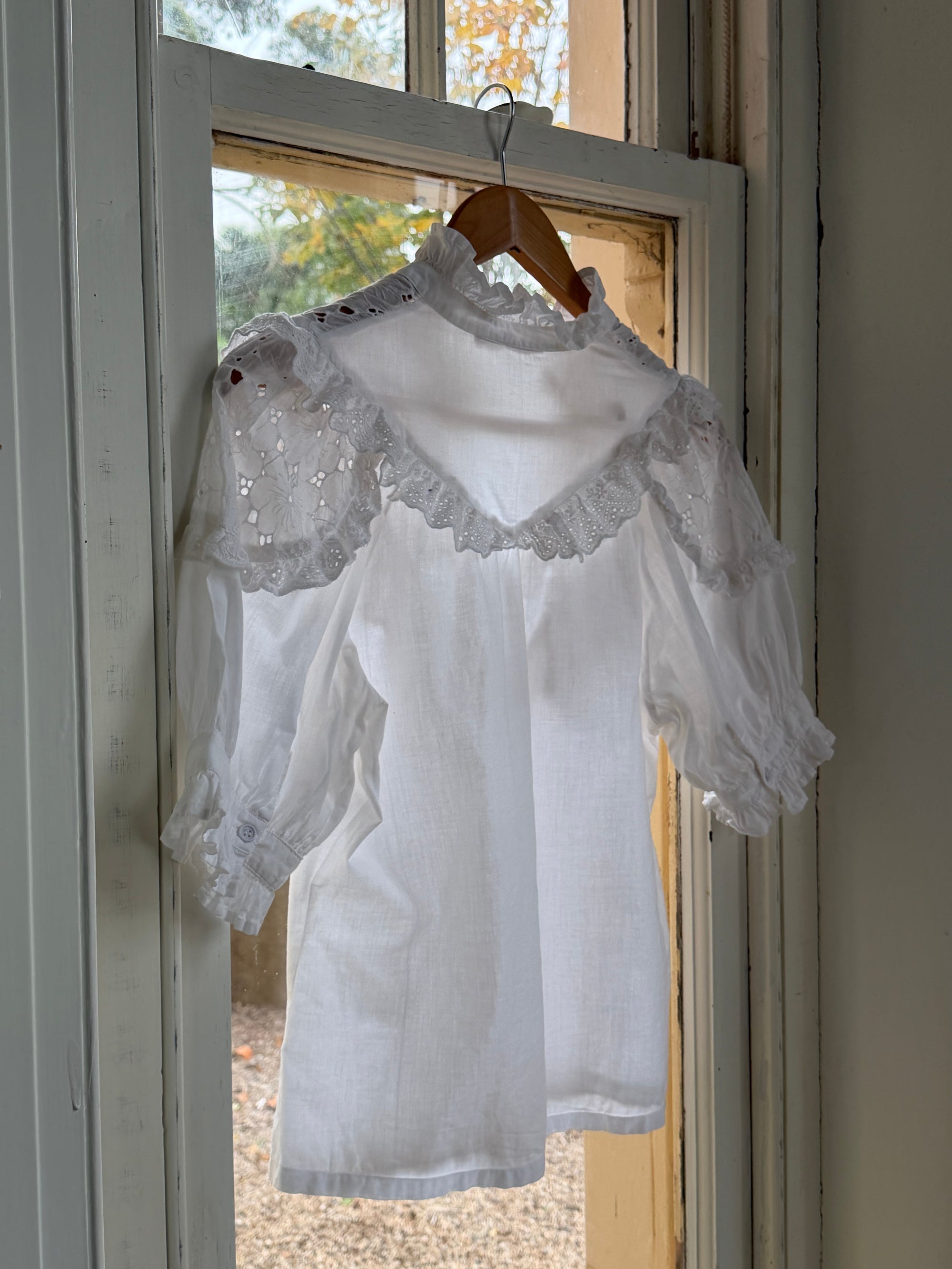 Vintage 90s Broderie Anglaise Cotton Lace Blouse