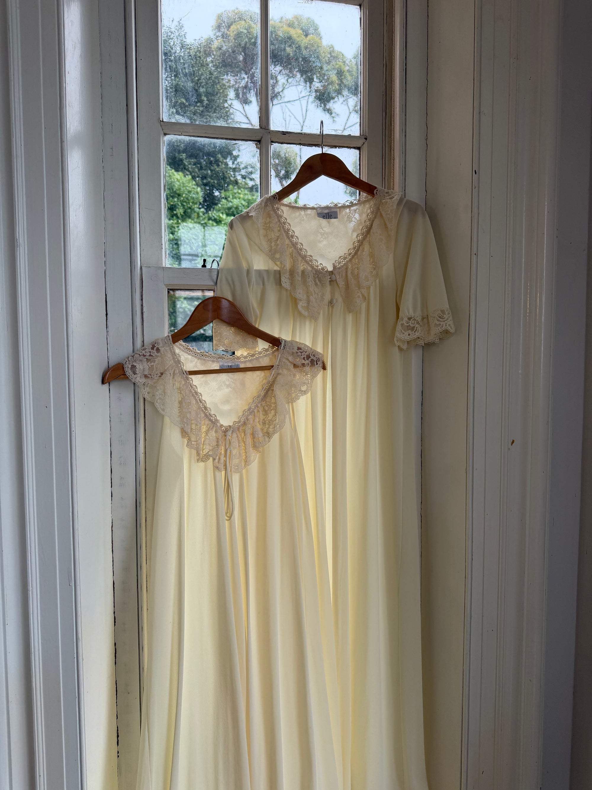 Vintage 80s Creme Lace Peignoir and Slip Set