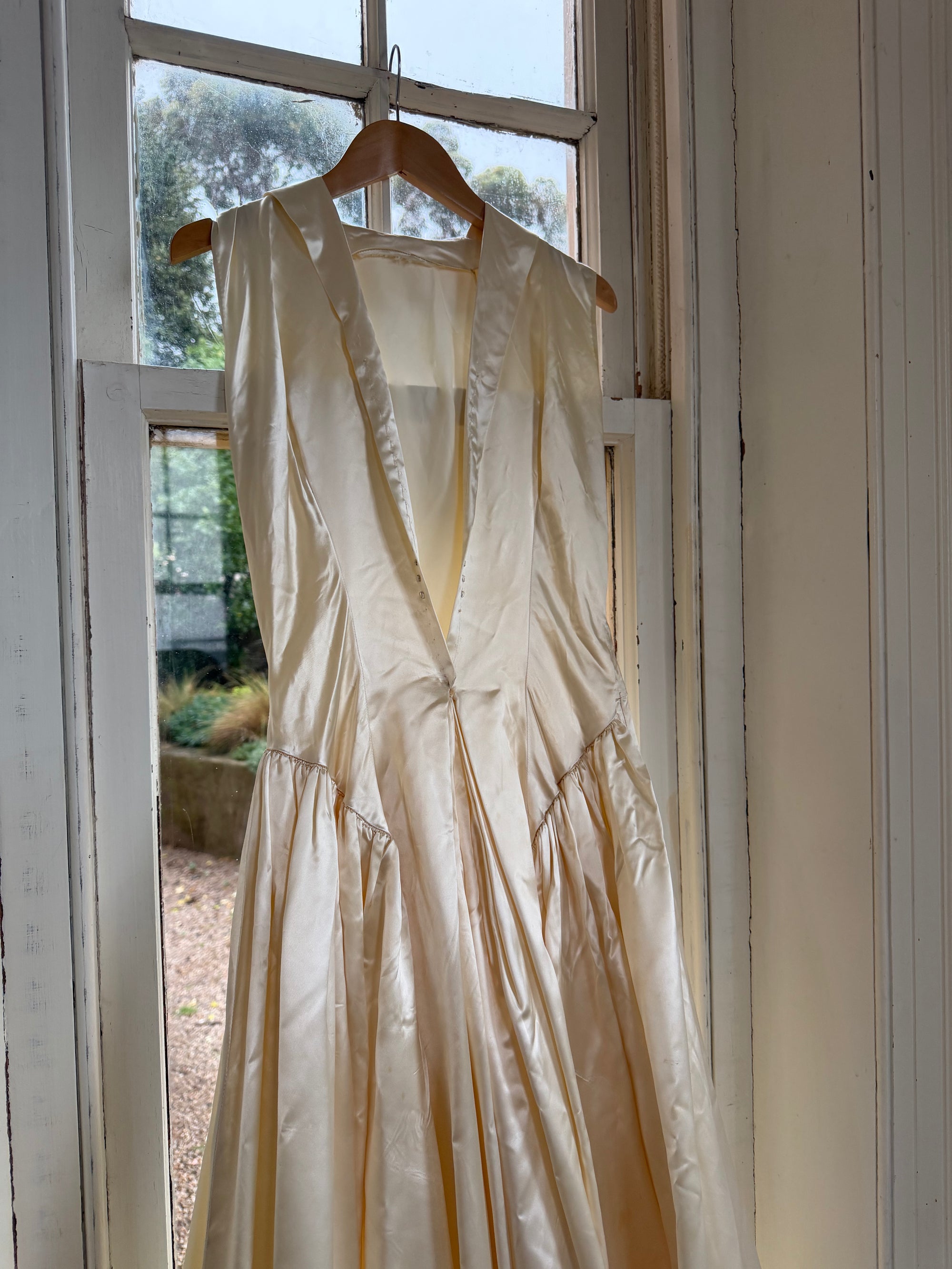 Vintage 40s Liquid Satin Plunging Wedding Gown with Pearl Cap
