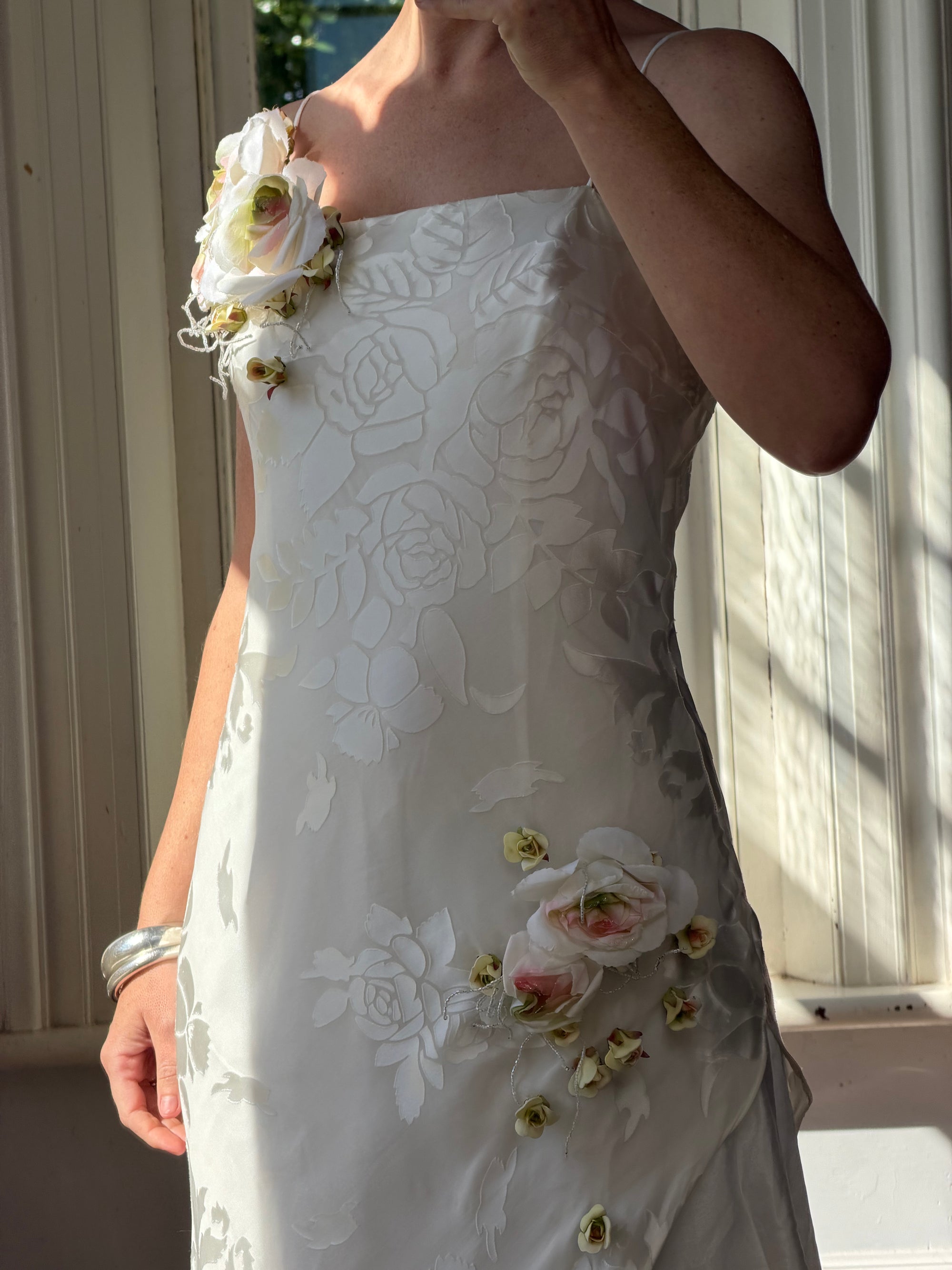 Vintage 90s Pure Silk 3D Rose Appliqué Wedding Dress White