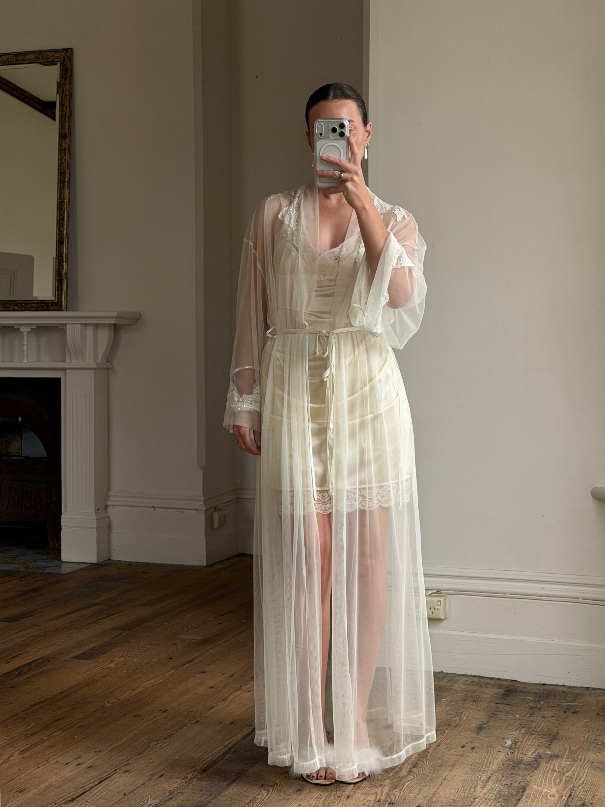 Vintage Y2K Sheer Victoria's Secret Lace Applique Tie Robe