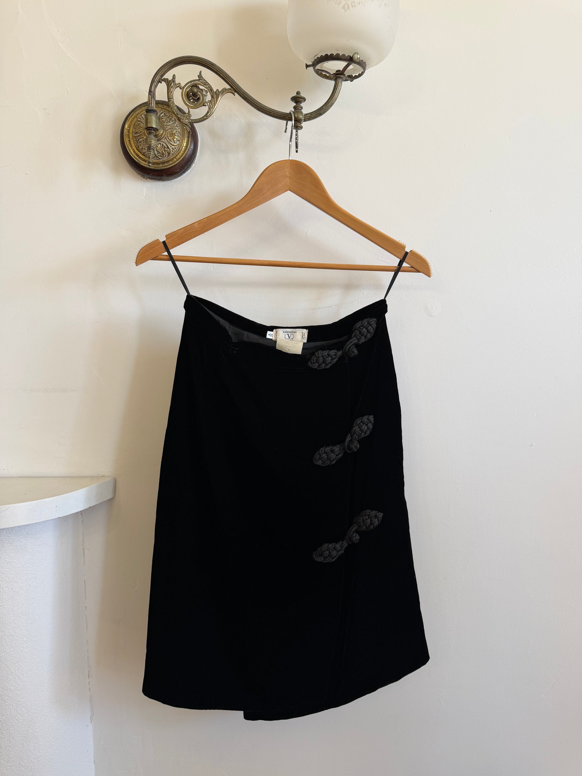Vintage 80s Valentino Frog Closure Velvet Pencil Wrap Skirt Noir