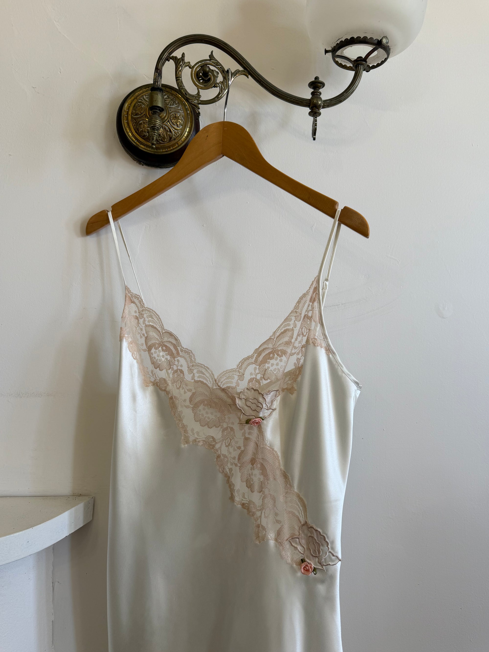 Vintage Y2K Victorias Secret Ivory Satin Champagne Lace &amp; Pink Rosettes Mini Slip Dress