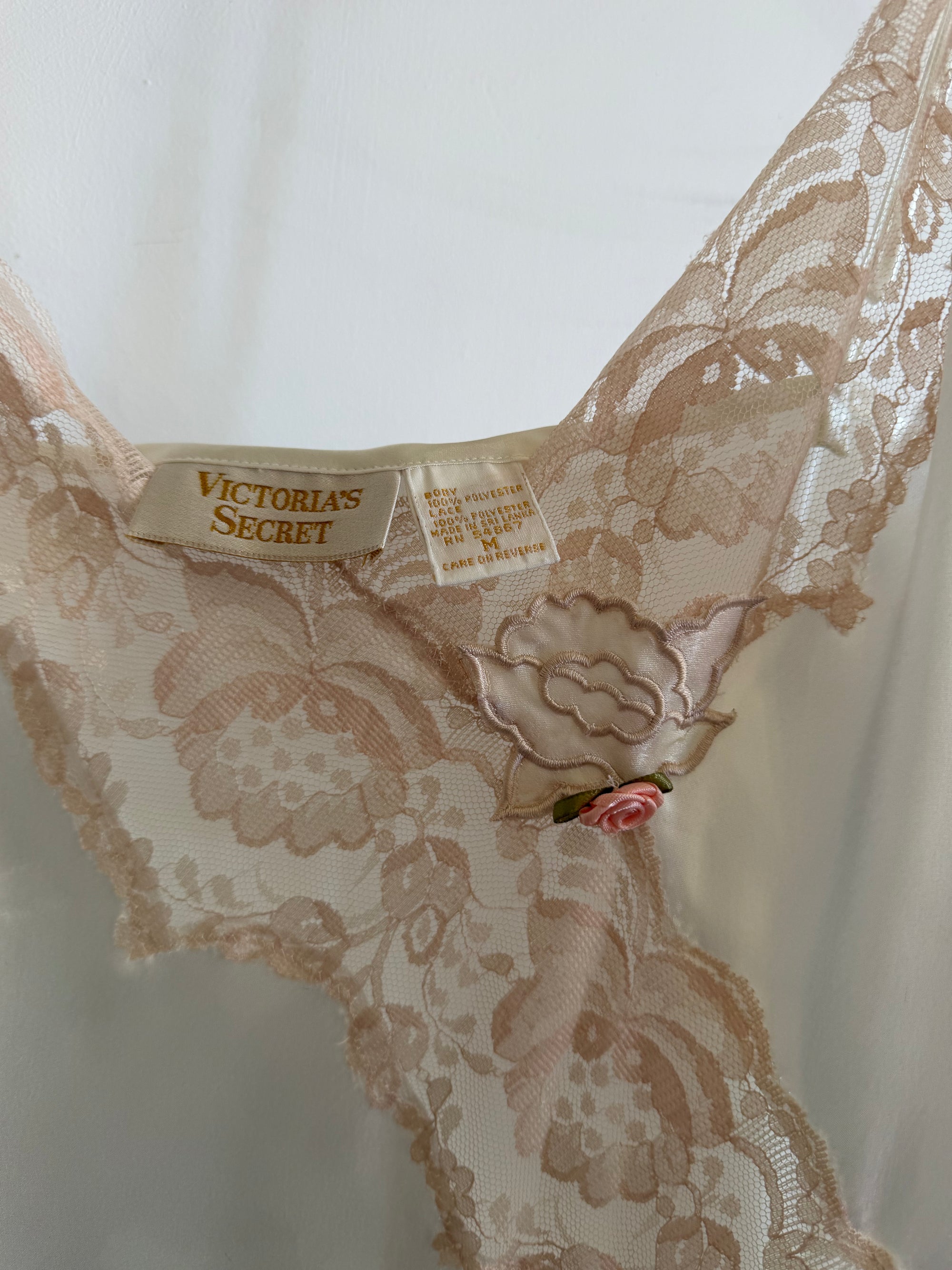 Vintage Y2K Victorias Secret Ivory Satin Champagne Lace &amp; Pink Rosettes Mini Slip Dress
