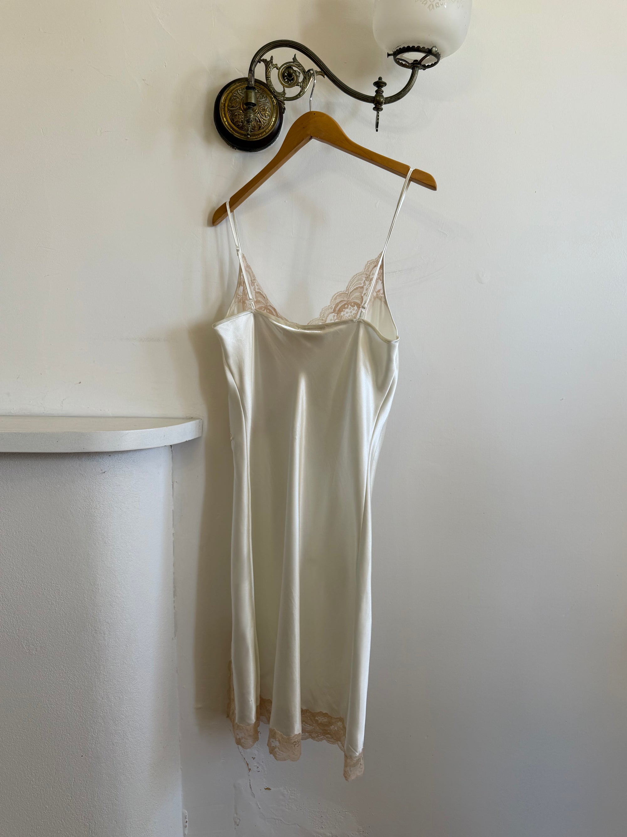 Vintage Y2K Victorias Secret Ivory Satin Champagne Lace &amp; Pink Rosettes Mini Slip Dress
