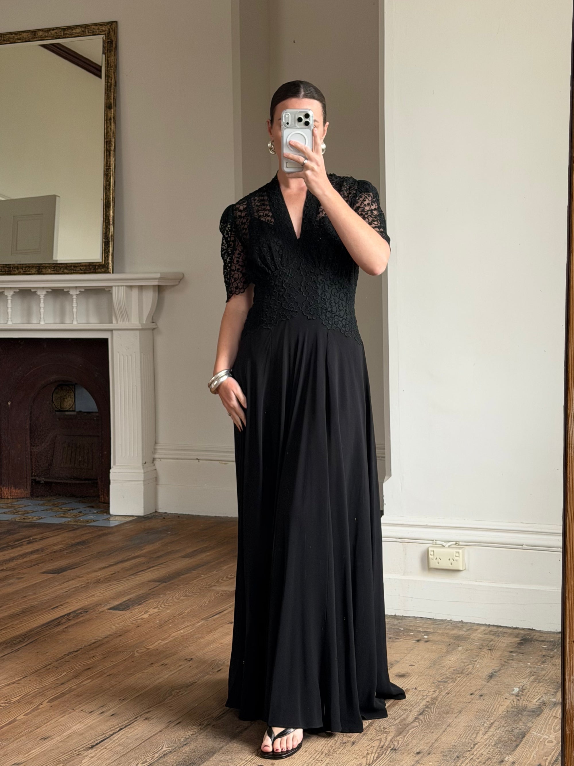 Vintage 40s Guipure Lace Short Sleeved Gown Noir