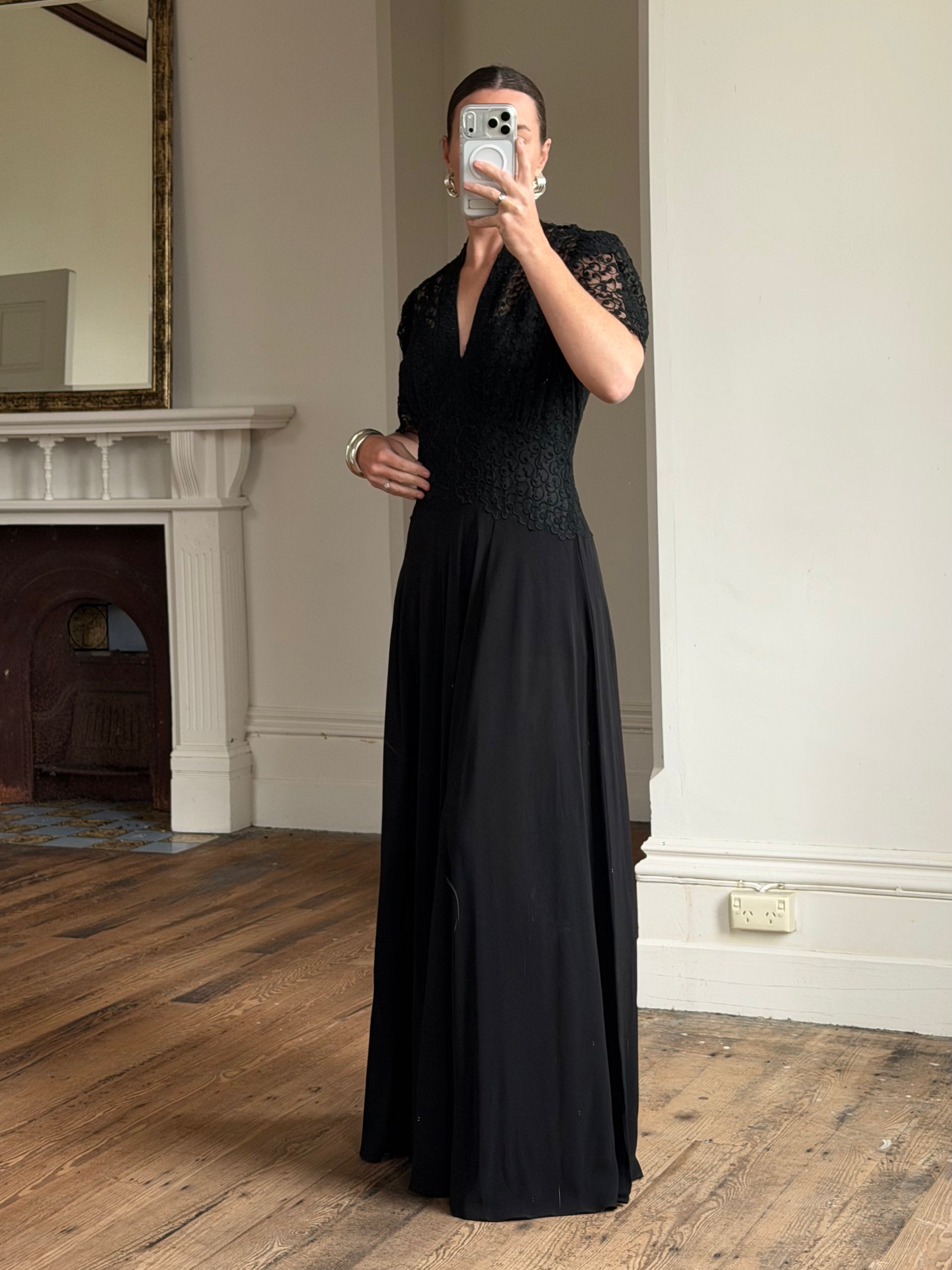 Vintage 40s Guipure Lace Short Sleeved Gown Noir