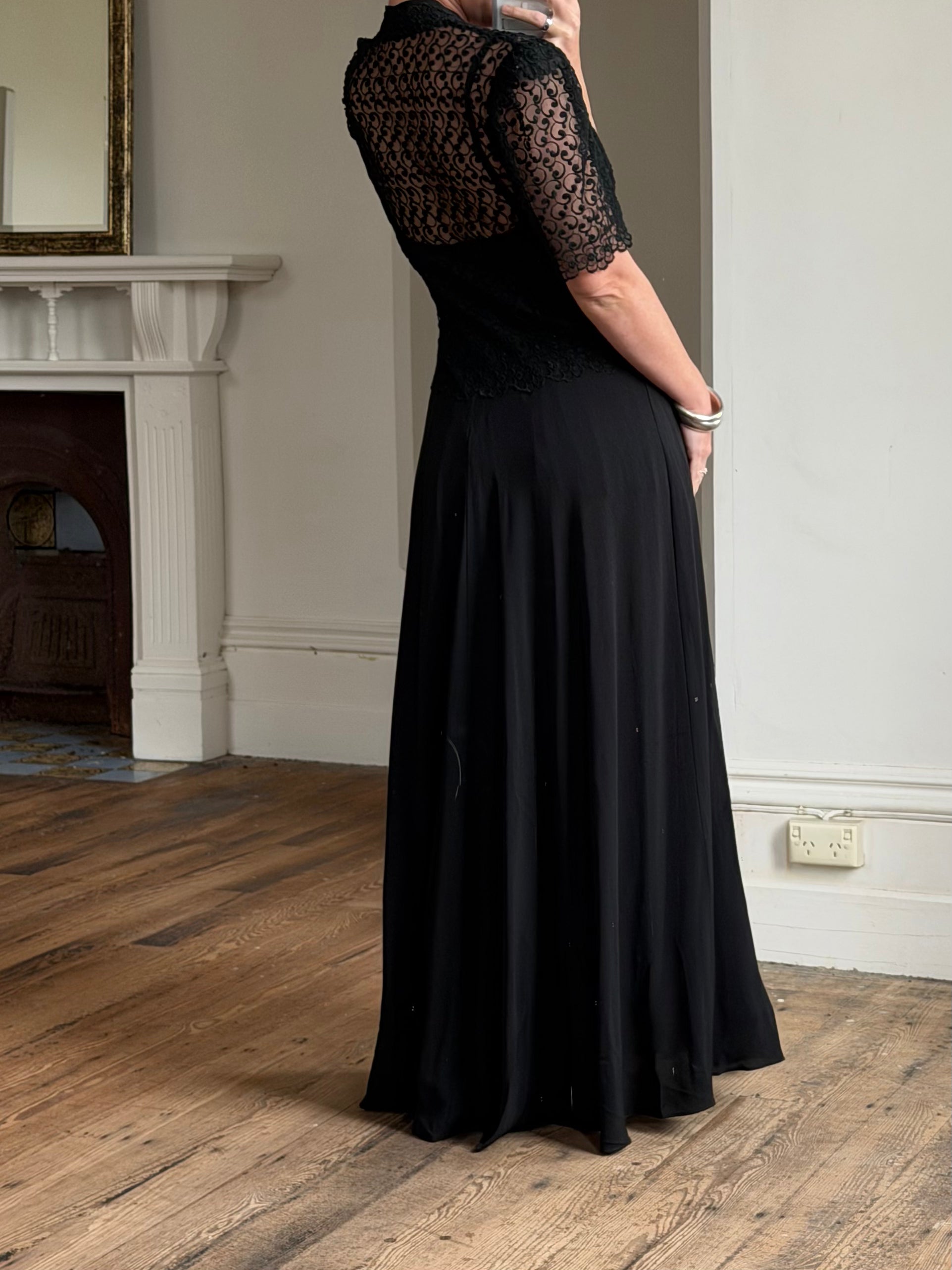 Vintage 40s Guipure Lace Short Sleeved Gown Noir
