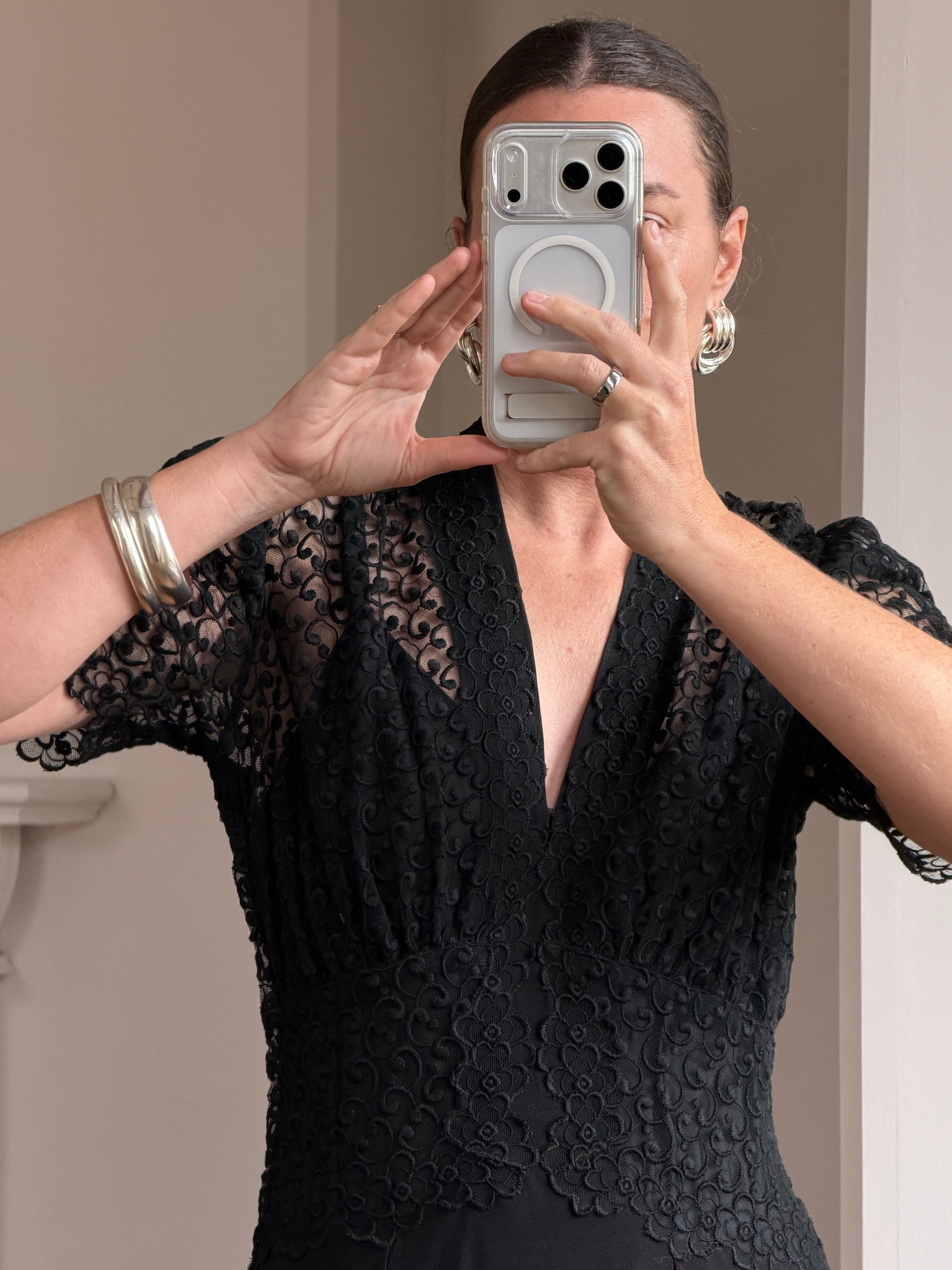 Vintage 40s Guipure Lace Short Sleeved Gown Noir