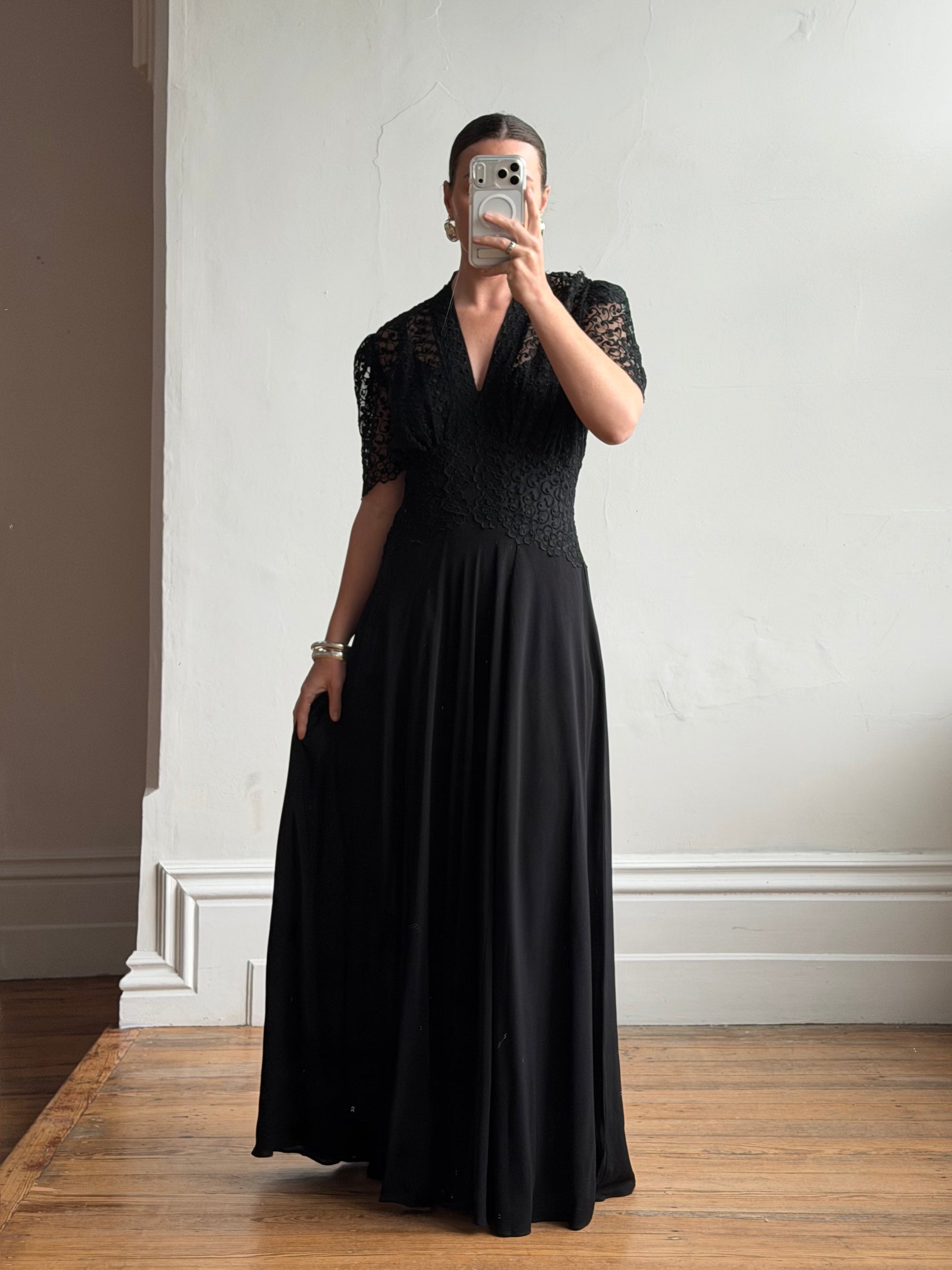 Vintage 40s Guipure Lace Short Sleeved Gown Noir